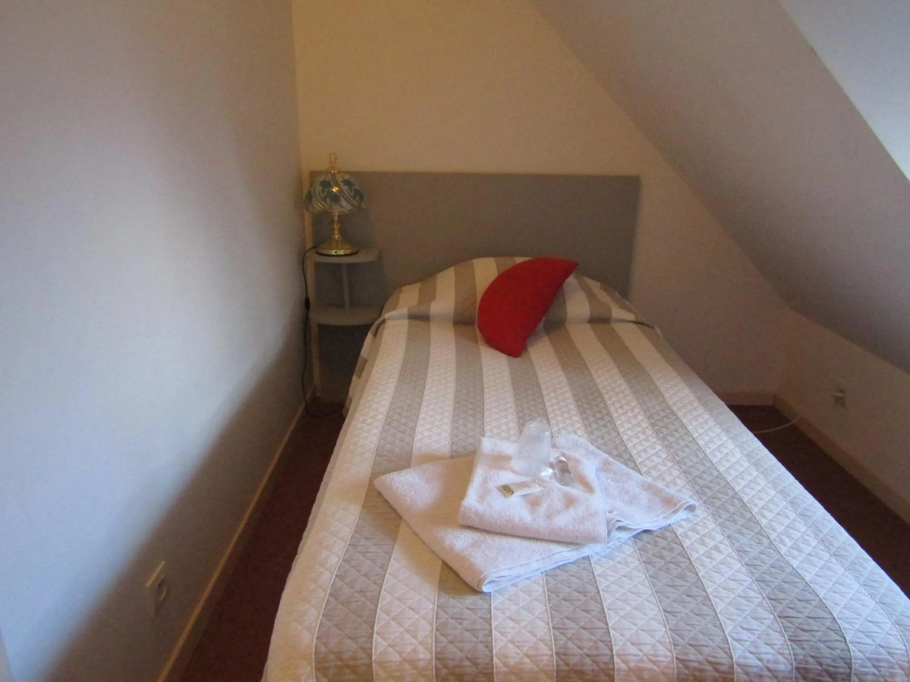 Bedroom, Bed in Fifi Moulin