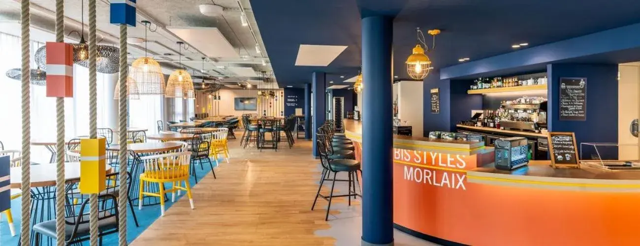 Lounge or bar in ibis Styles Morlaix Lounge or bar in ibis Styles Morlaix