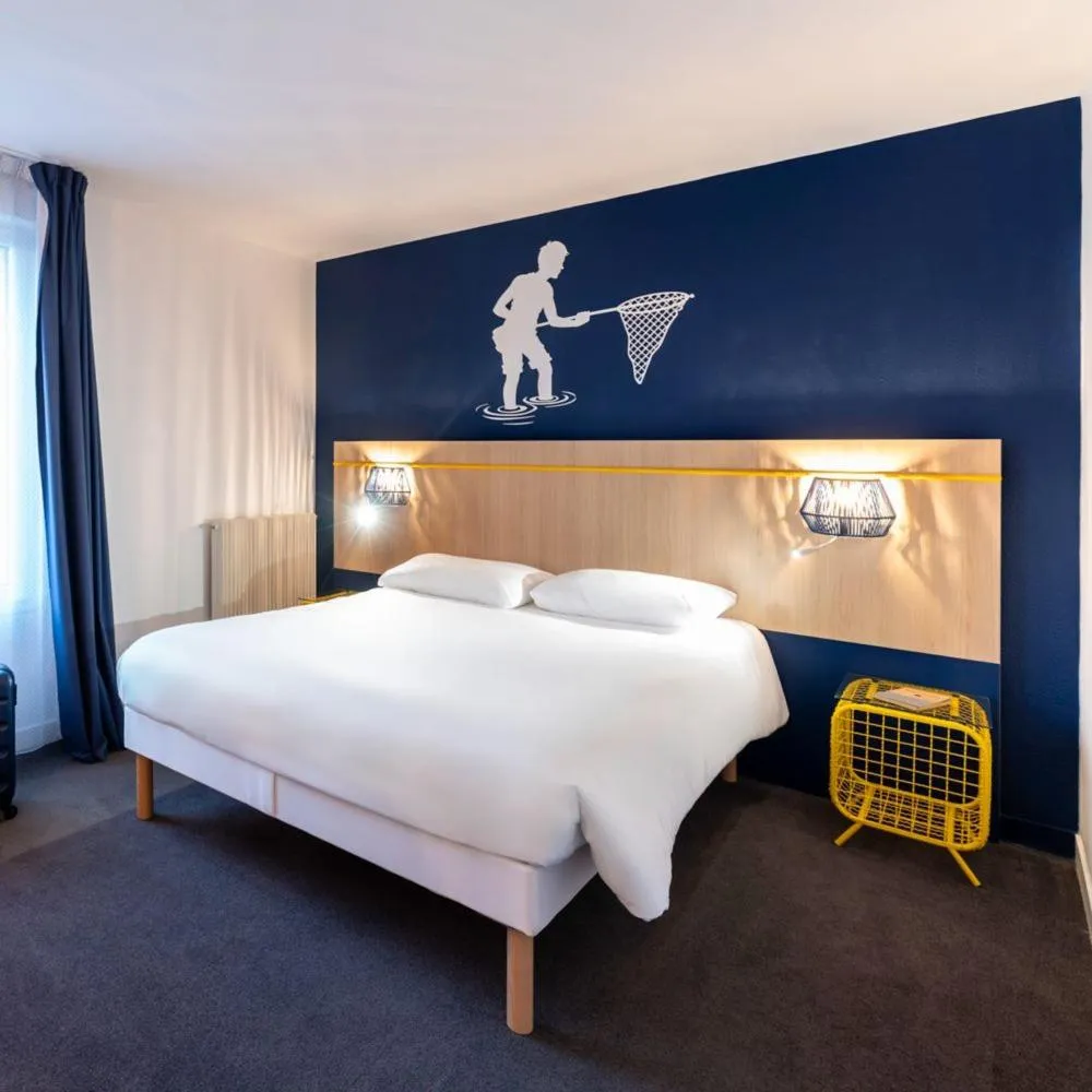 Bedroom, Bed in ibis Styles Morlaix
