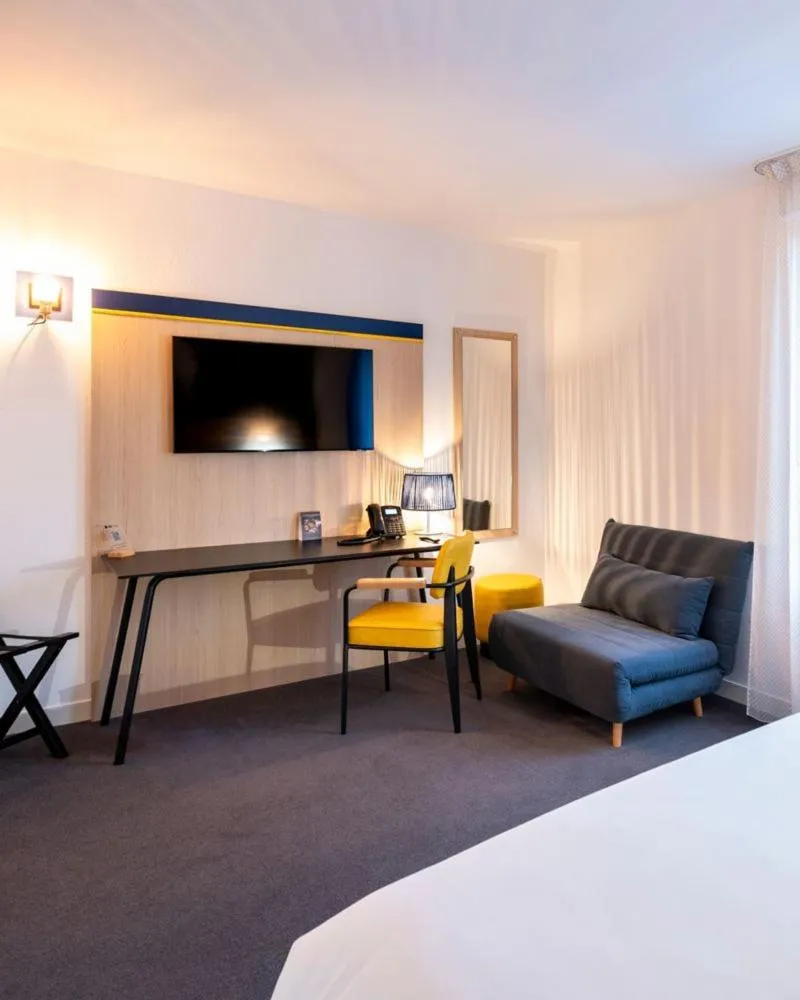 Photo of the whole room, Bed in ibis Styles Morlaix
