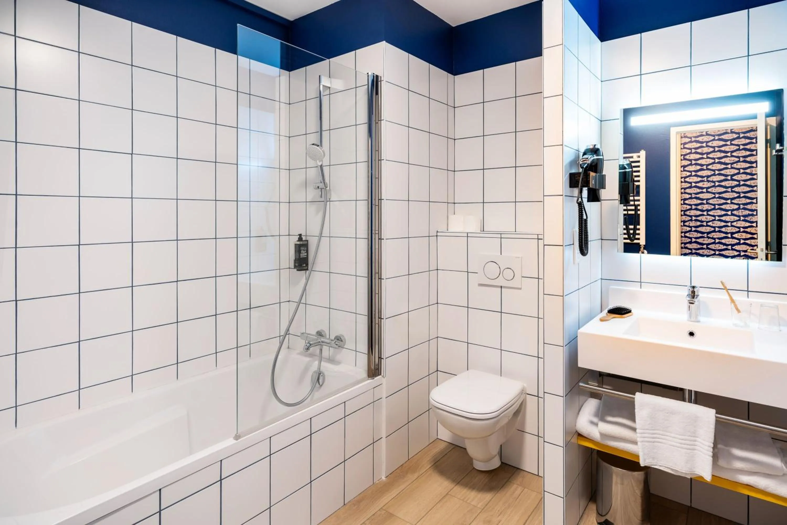 Bathroom in ibis Styles Morlaix