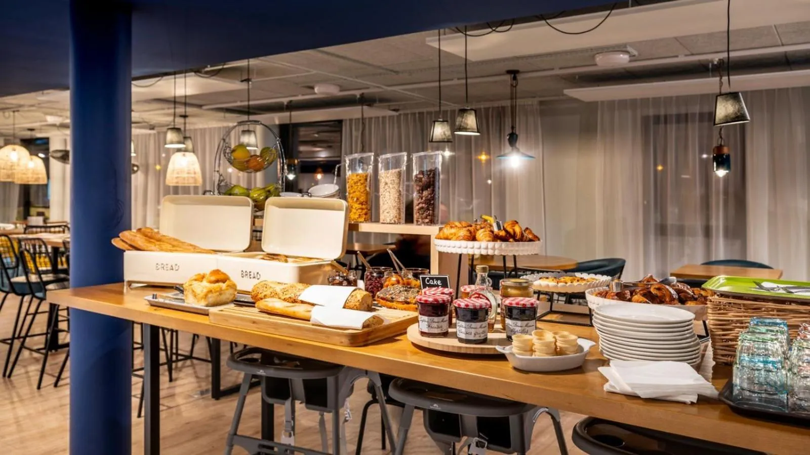 Buffet breakfast in ibis Styles Morlaix