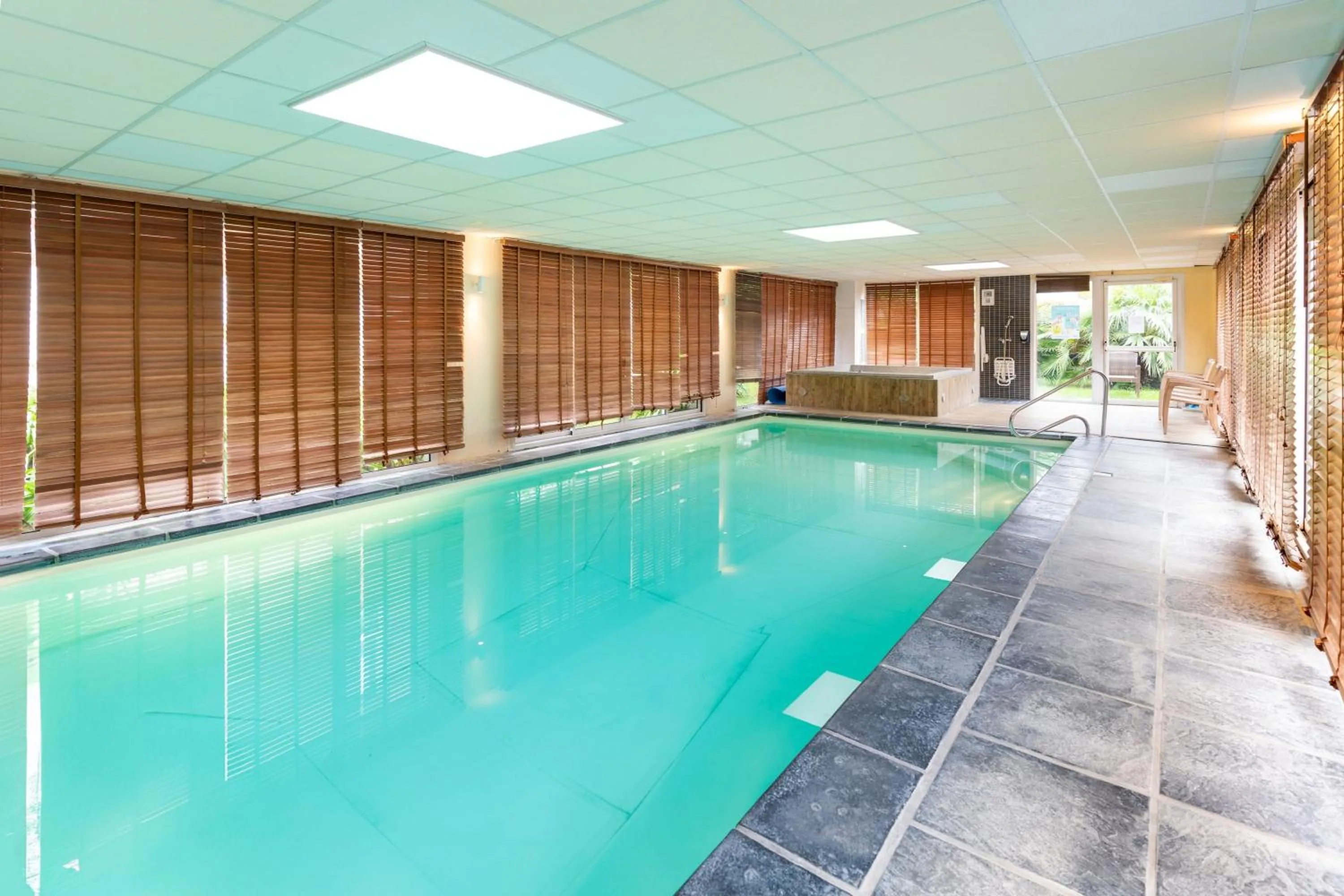 Swimming pool in ibis Styles Morlaix