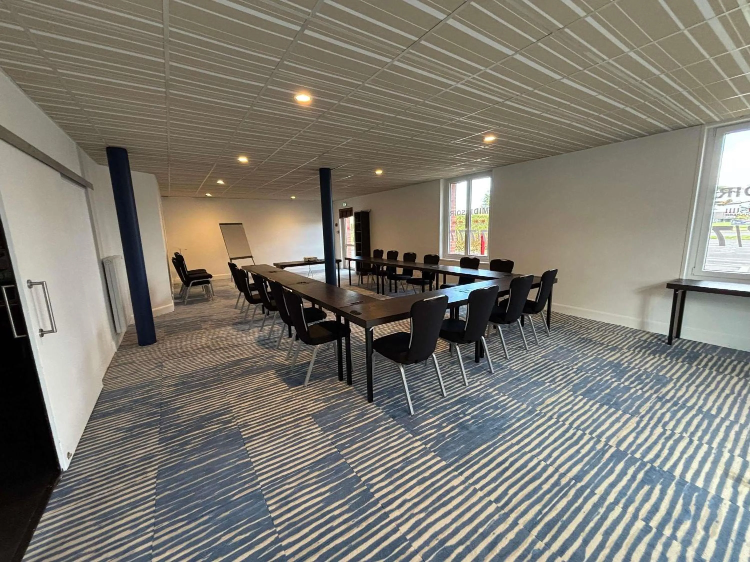 Meeting/conference room in ibis Styles Morlaix