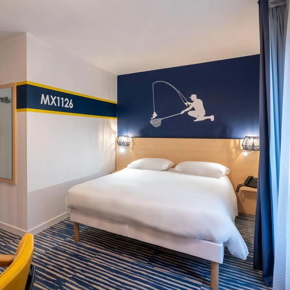 Bedroom, Bed in ibis Styles Morlaix