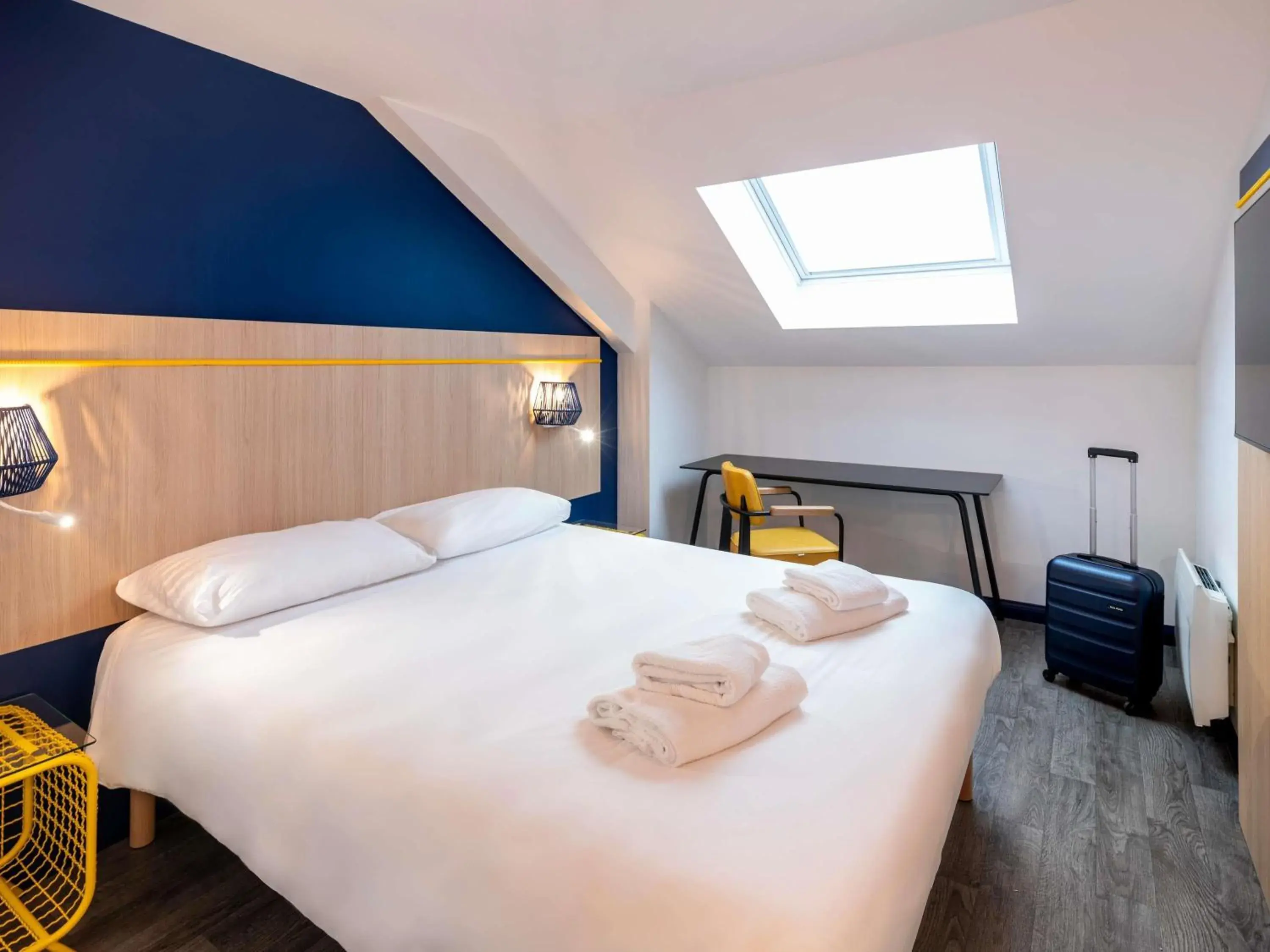 Bedroom, Bed in ibis Styles Morlaix Bedroom, Bed in ibis Styles Morlaix