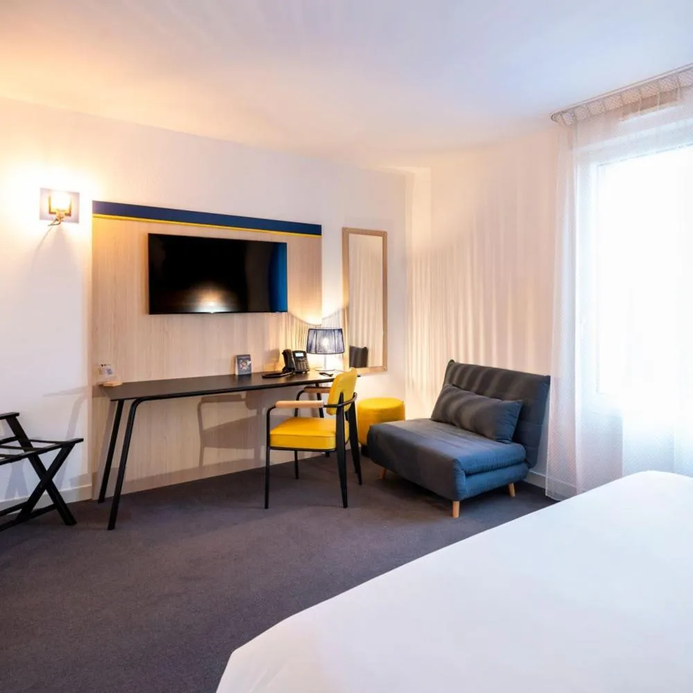 Photo of the whole room, Bed in ibis Styles Morlaix