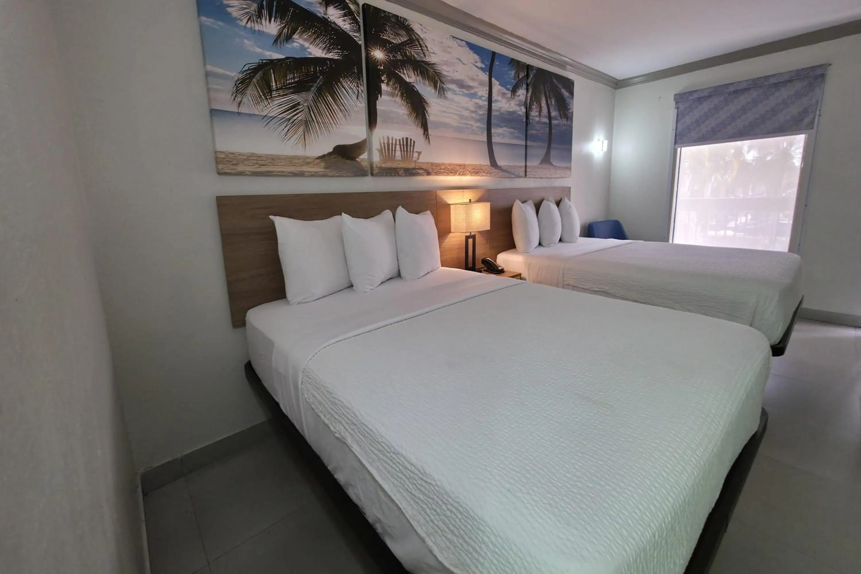 Photo of the whole room, Bed in Days Inn by Wyndham Florida City