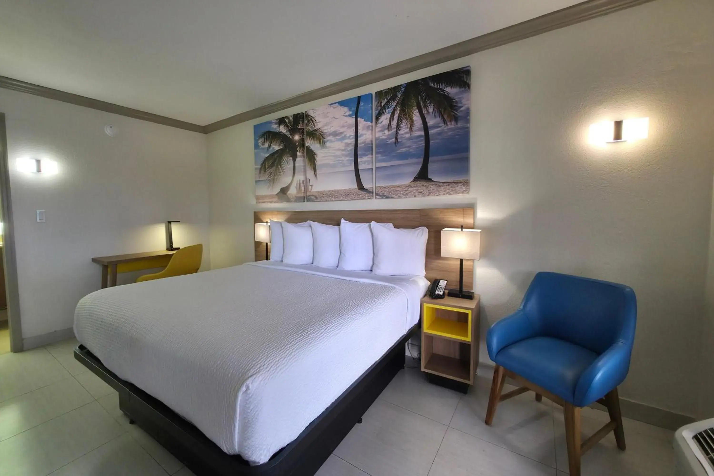 Photo of the whole room, Bed in Days Inn by Wyndham Florida City Photo of the whole room, Bed in Days Inn by Wyndham Florida City