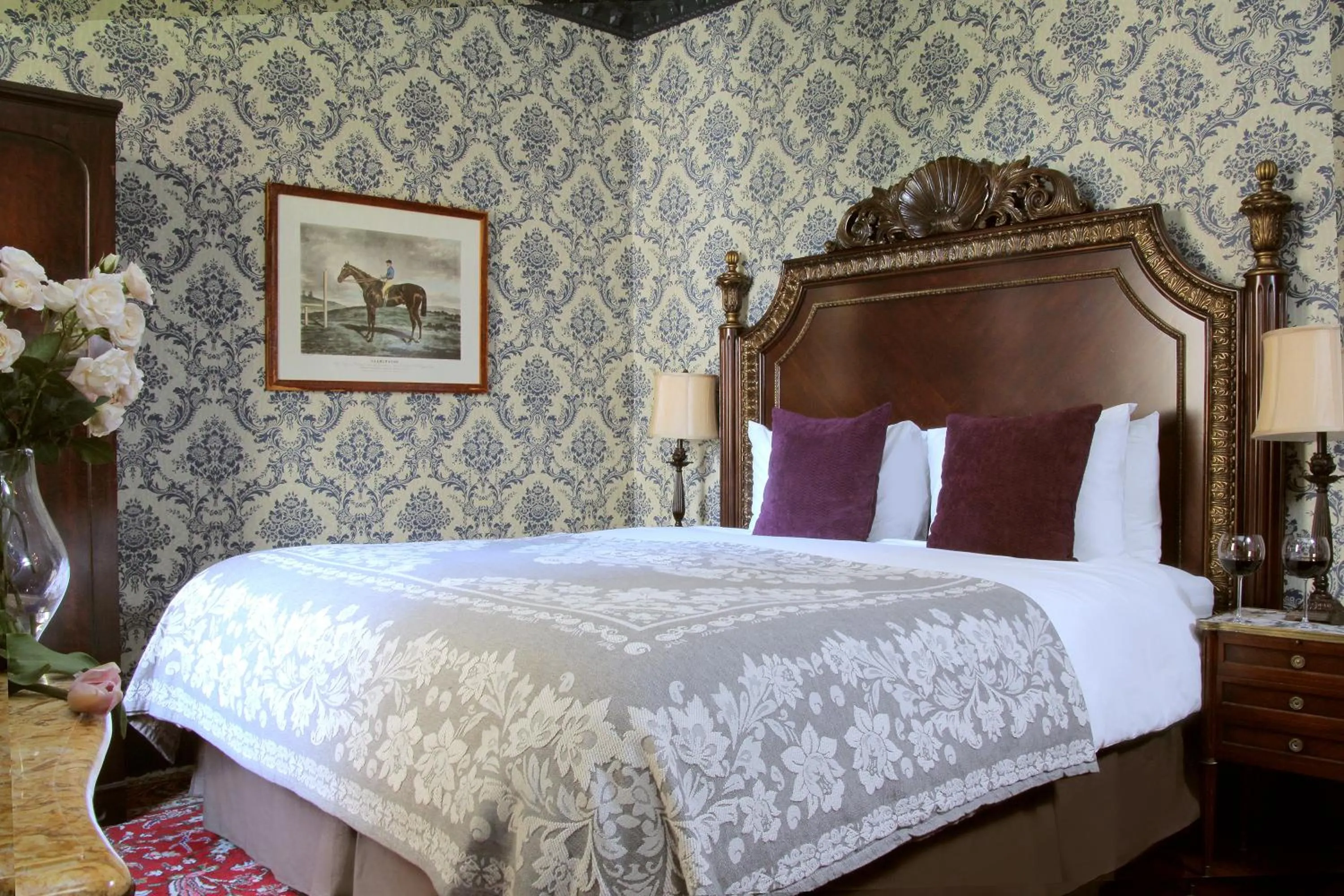 Bed in The Monte Cristo