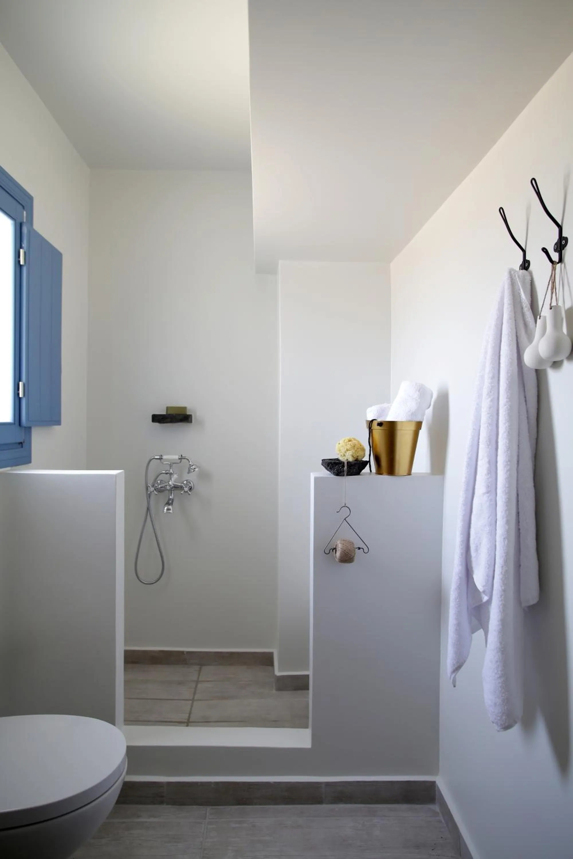 Shower in Vino Houses Santorini