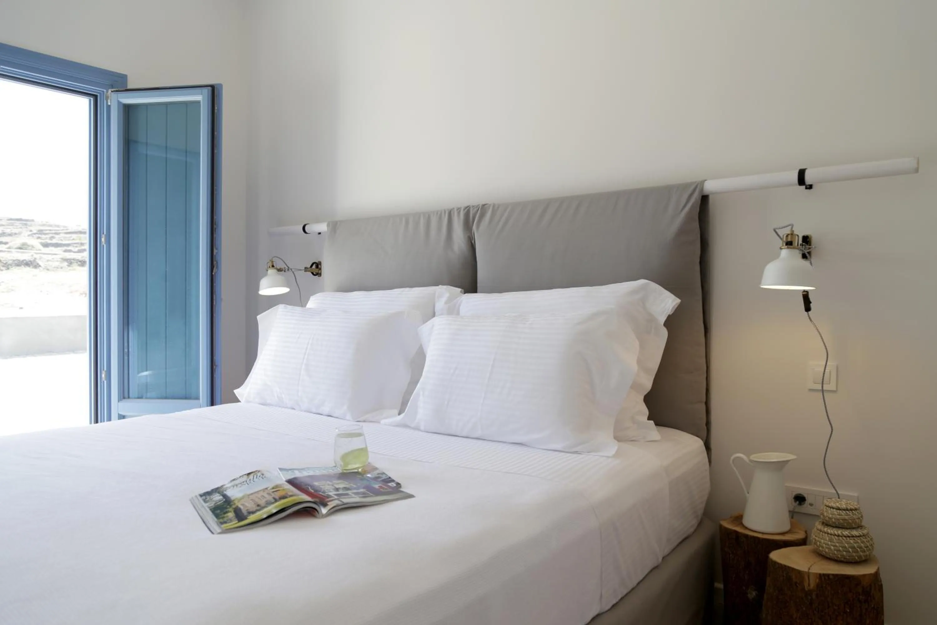 Bed in Vino Houses Santorini