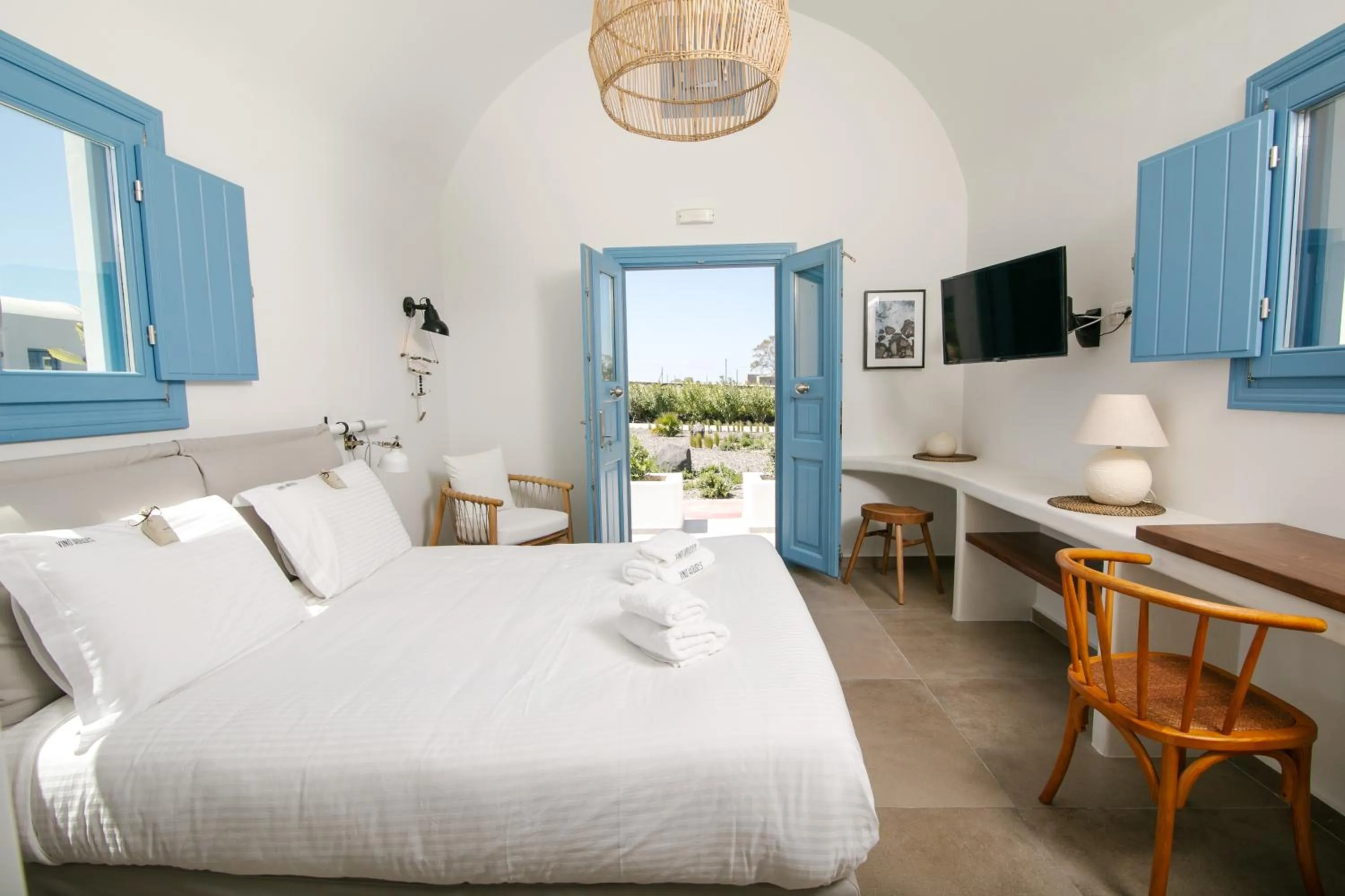 View (from property/room), Bed in Vino Houses Santorini