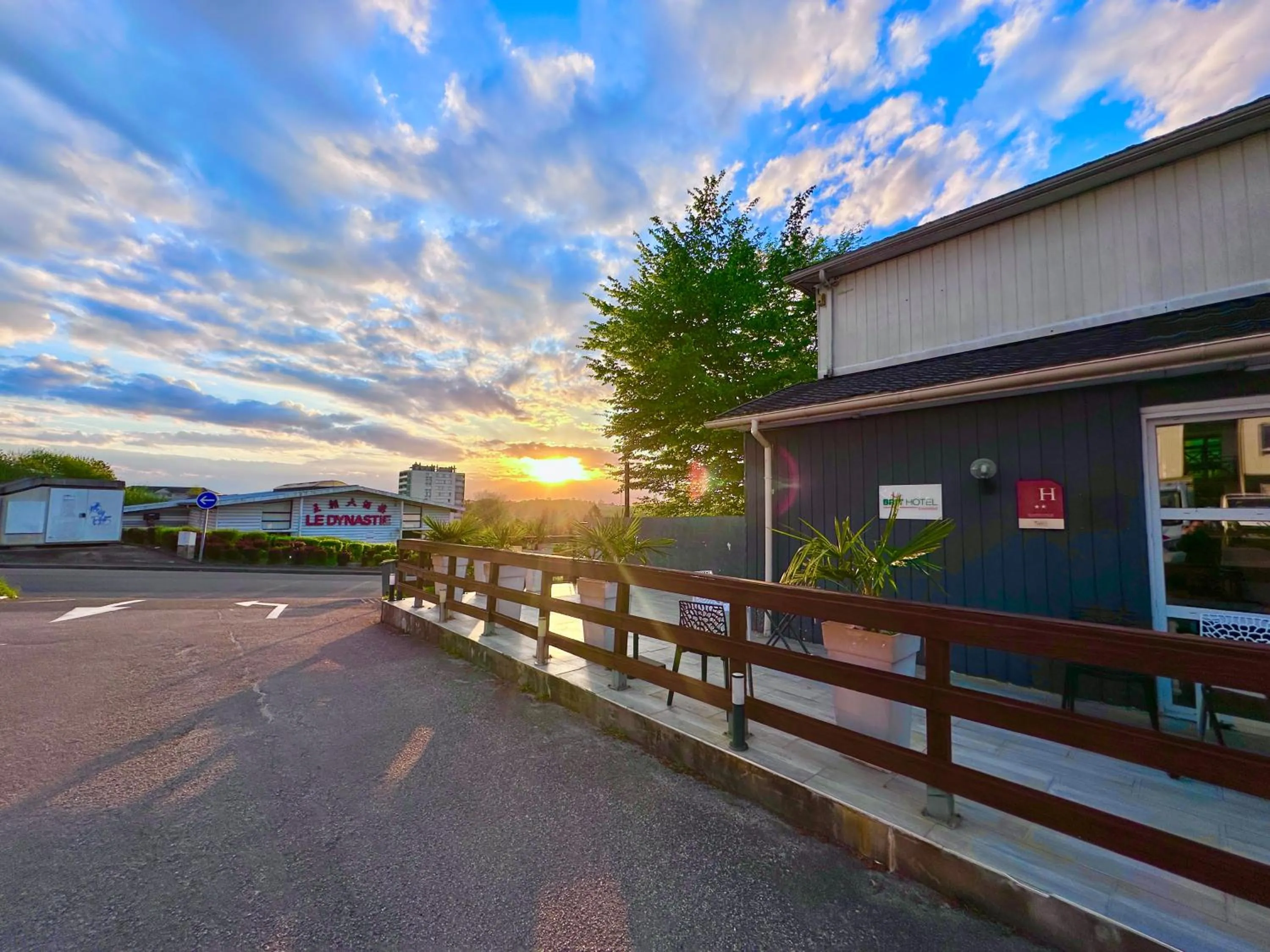 Property building in BRIT Hotel Rouen Nord - Barentin
