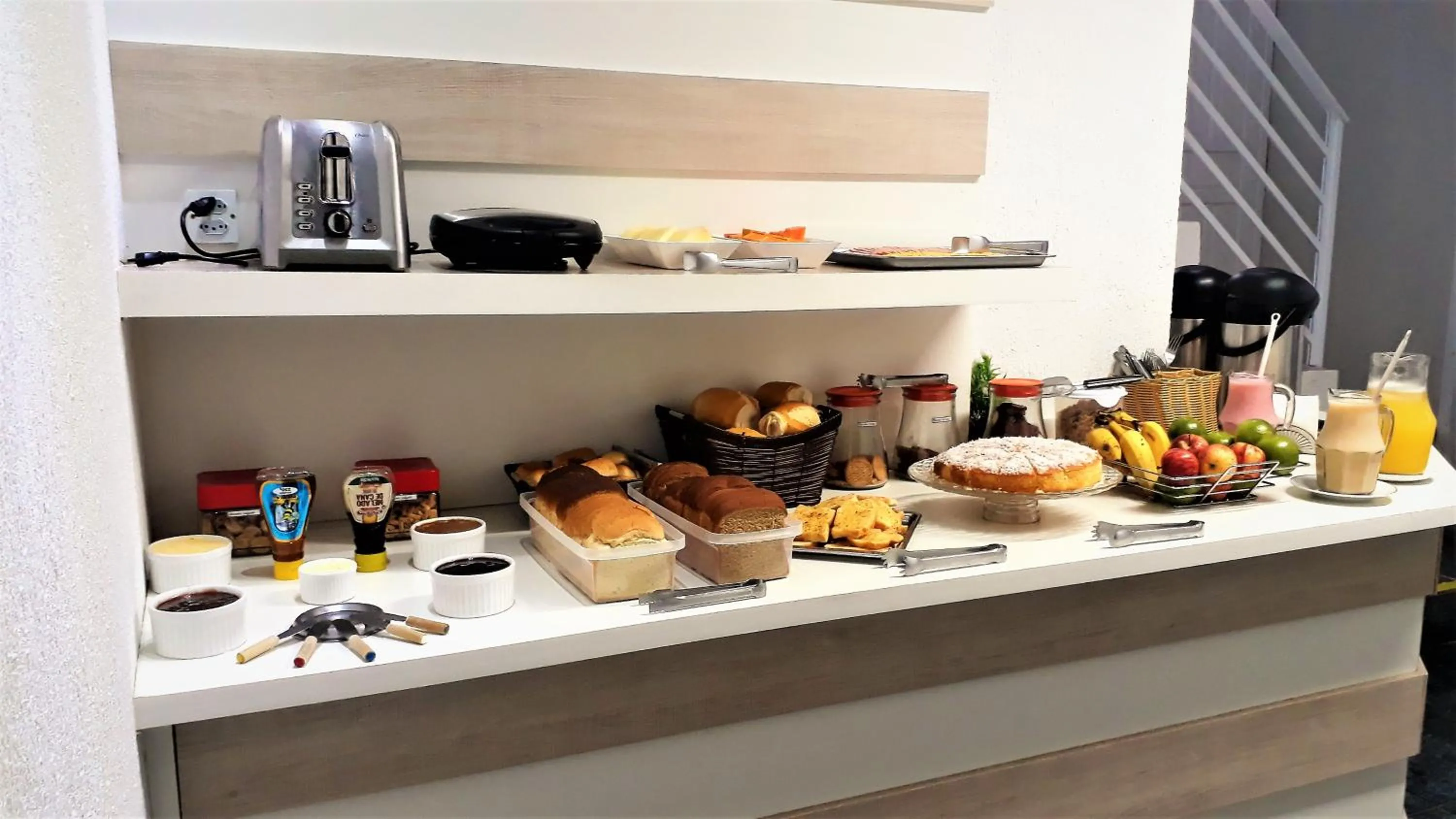 Continental breakfast in Hotel Bella Júlia