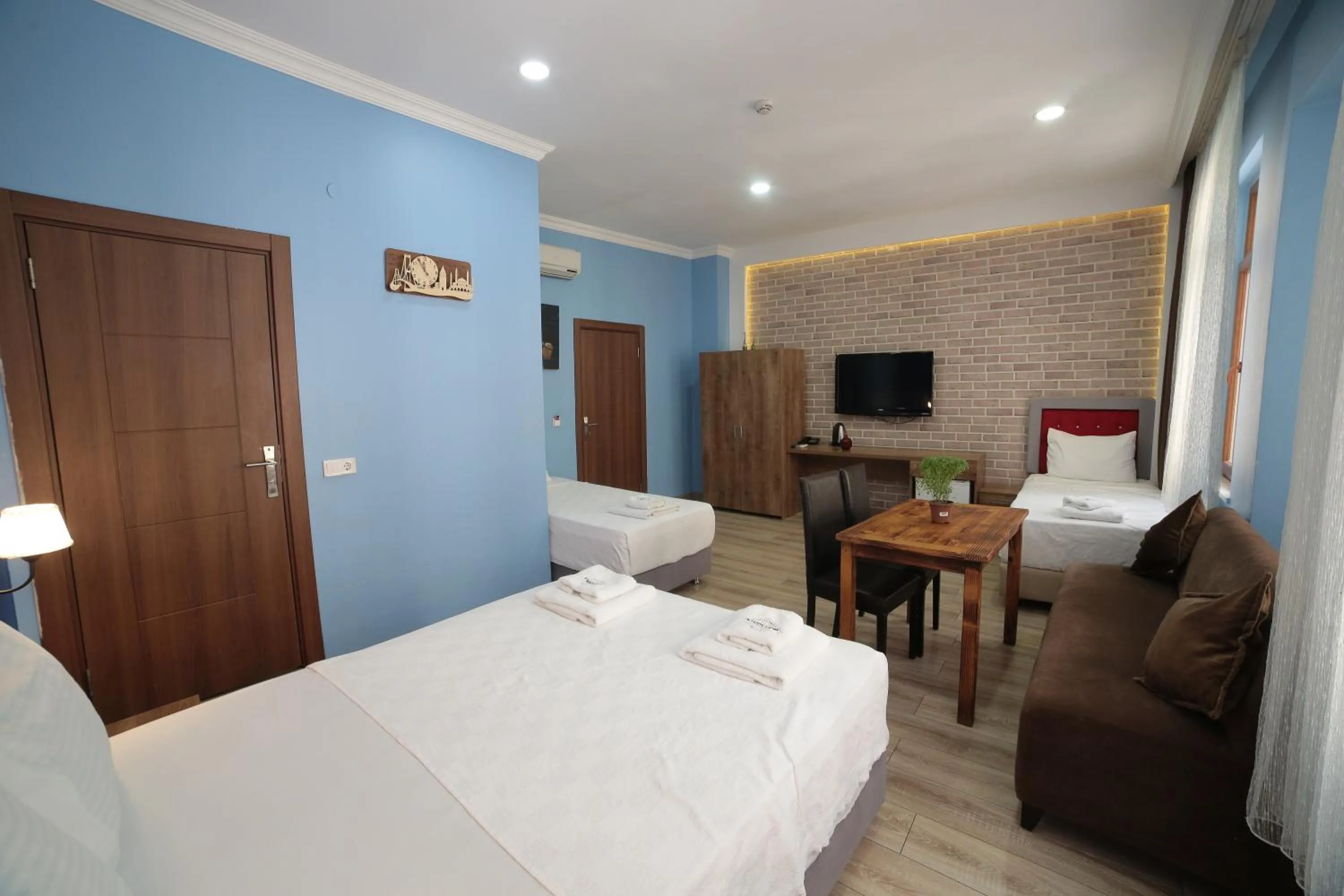 Seating area, Bed in Taksim Park