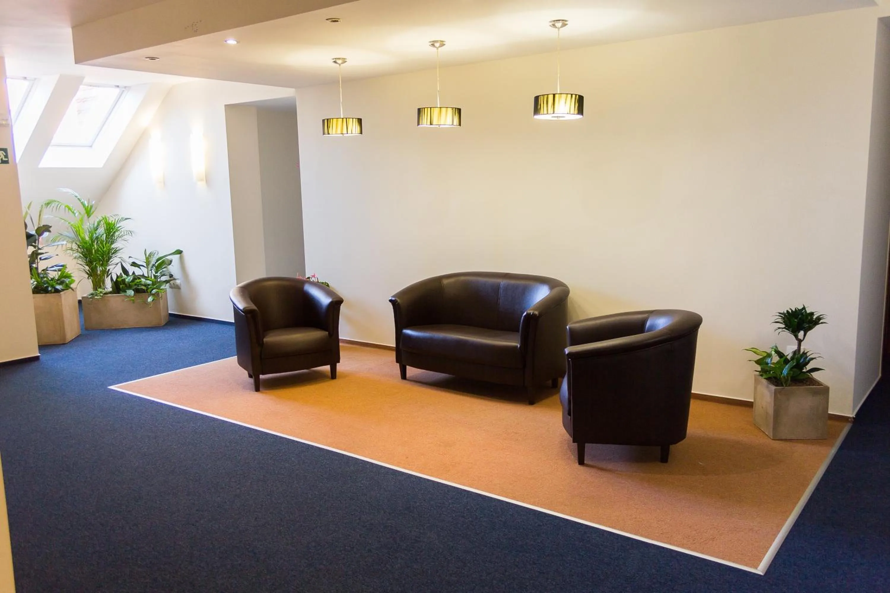 Communal lounge/ TV room in M1 Szekér Csárda Hotel és Étterem