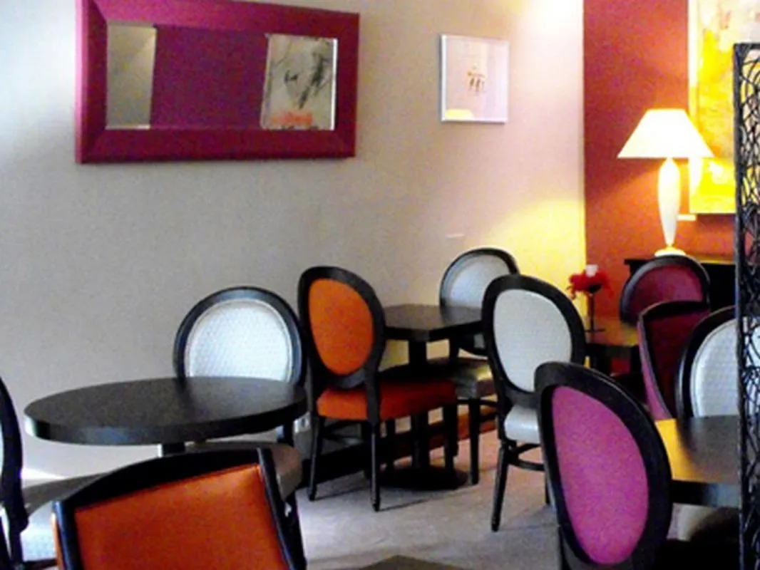 Restaurant/places to eat in Logis Hôtel Restaurant Les Capucins