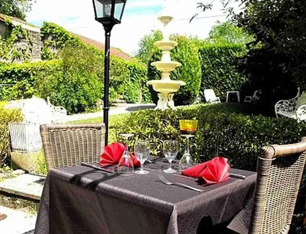 Restaurant/places to eat in Logis Hôtel Restaurant Les Capucins Restaurant/places to eat in Logis Hôtel Restaurant Les Capucins