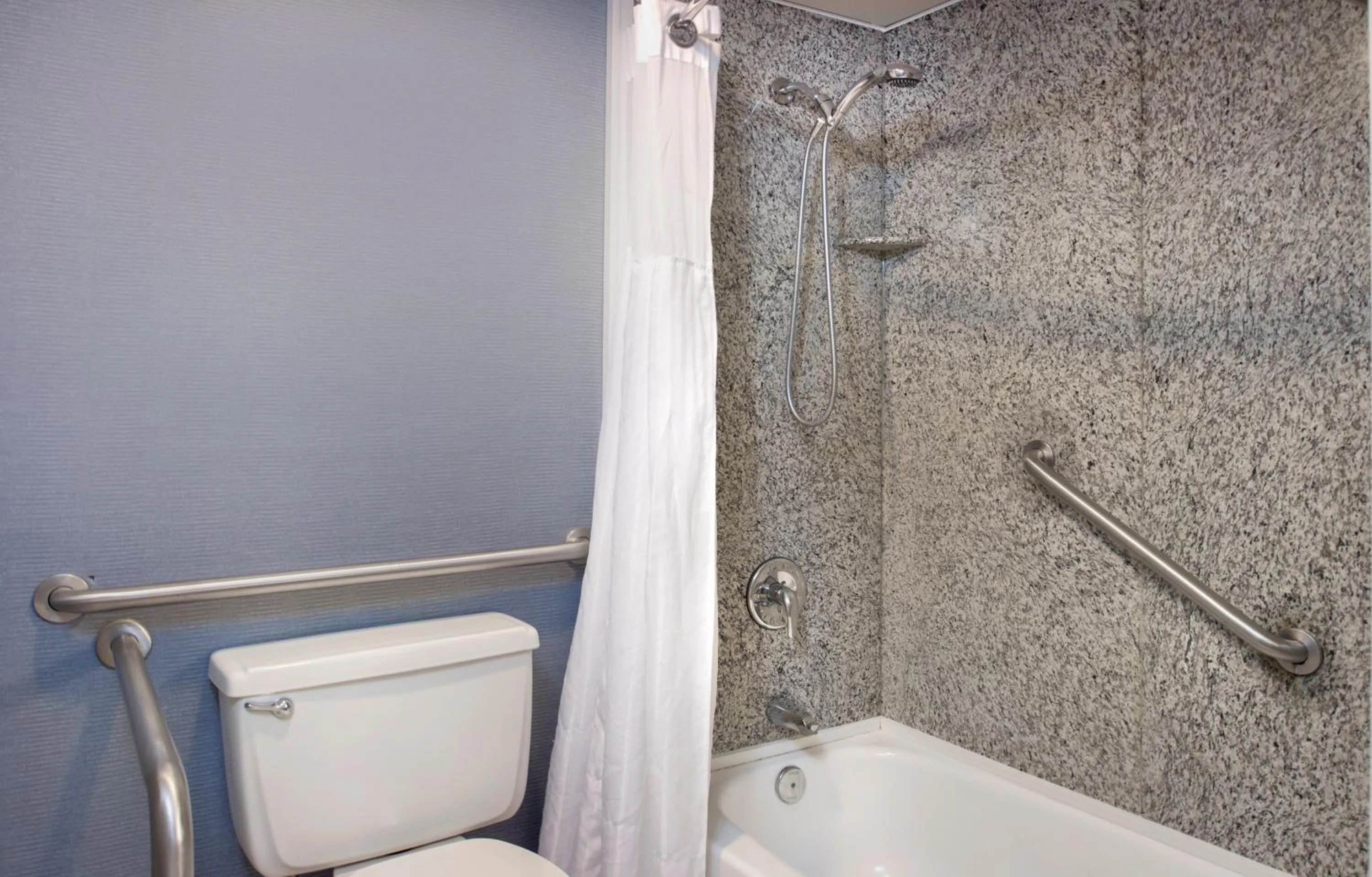 Bathroom in DoubleTree by Hilton St. Louis at Westport