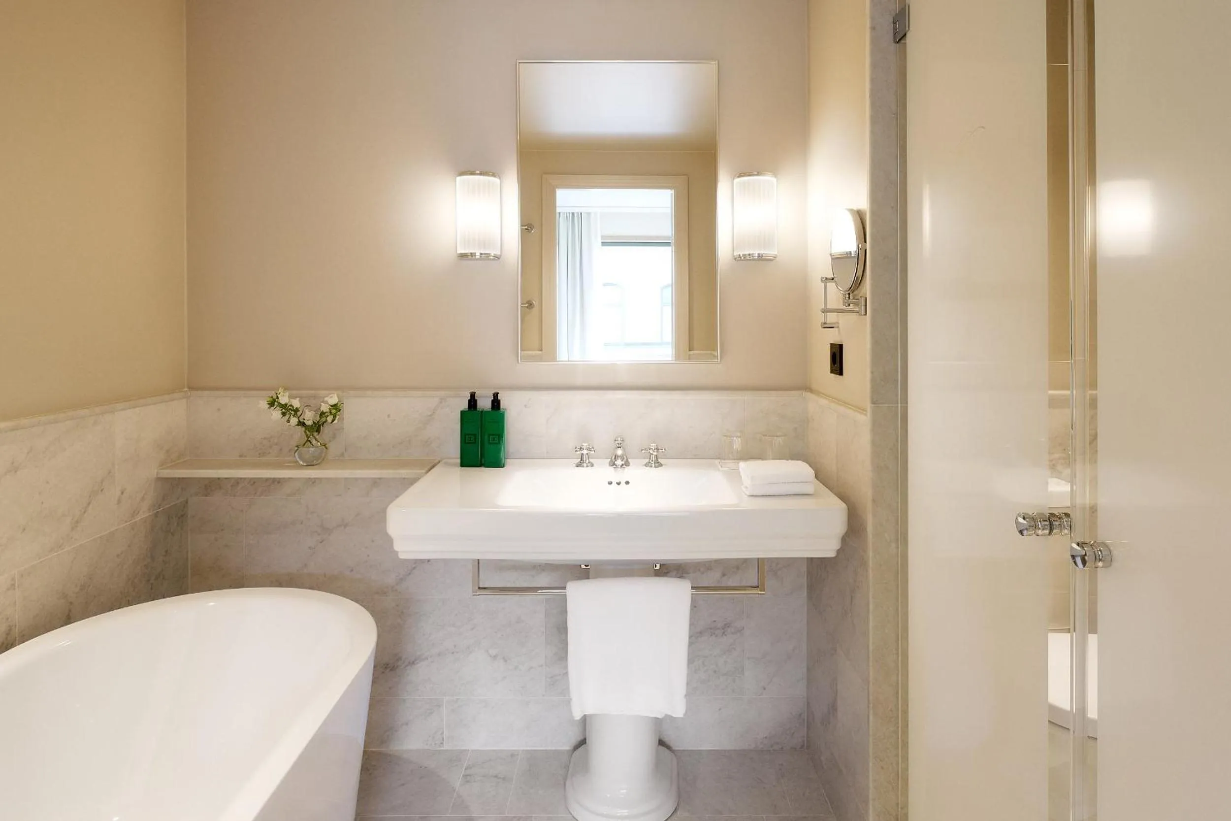 Bath in Hotel Tegnerlunden