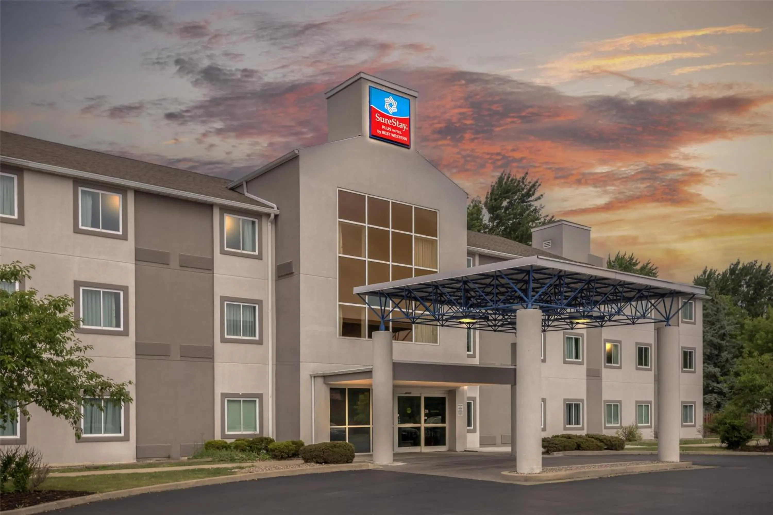 Property building in SureStay Plus Hotel by Best Western Niagara Falls East