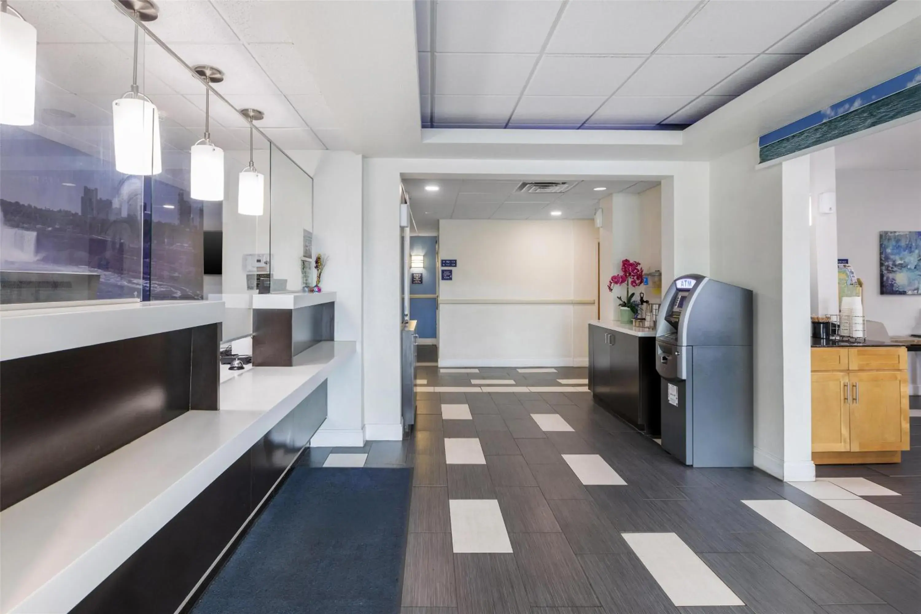 Lobby or reception in SureStay Plus Hotel by Best Western Niagara Falls East Lobby or reception in SureStay Plus Hotel by Best Western Niagara Falls East