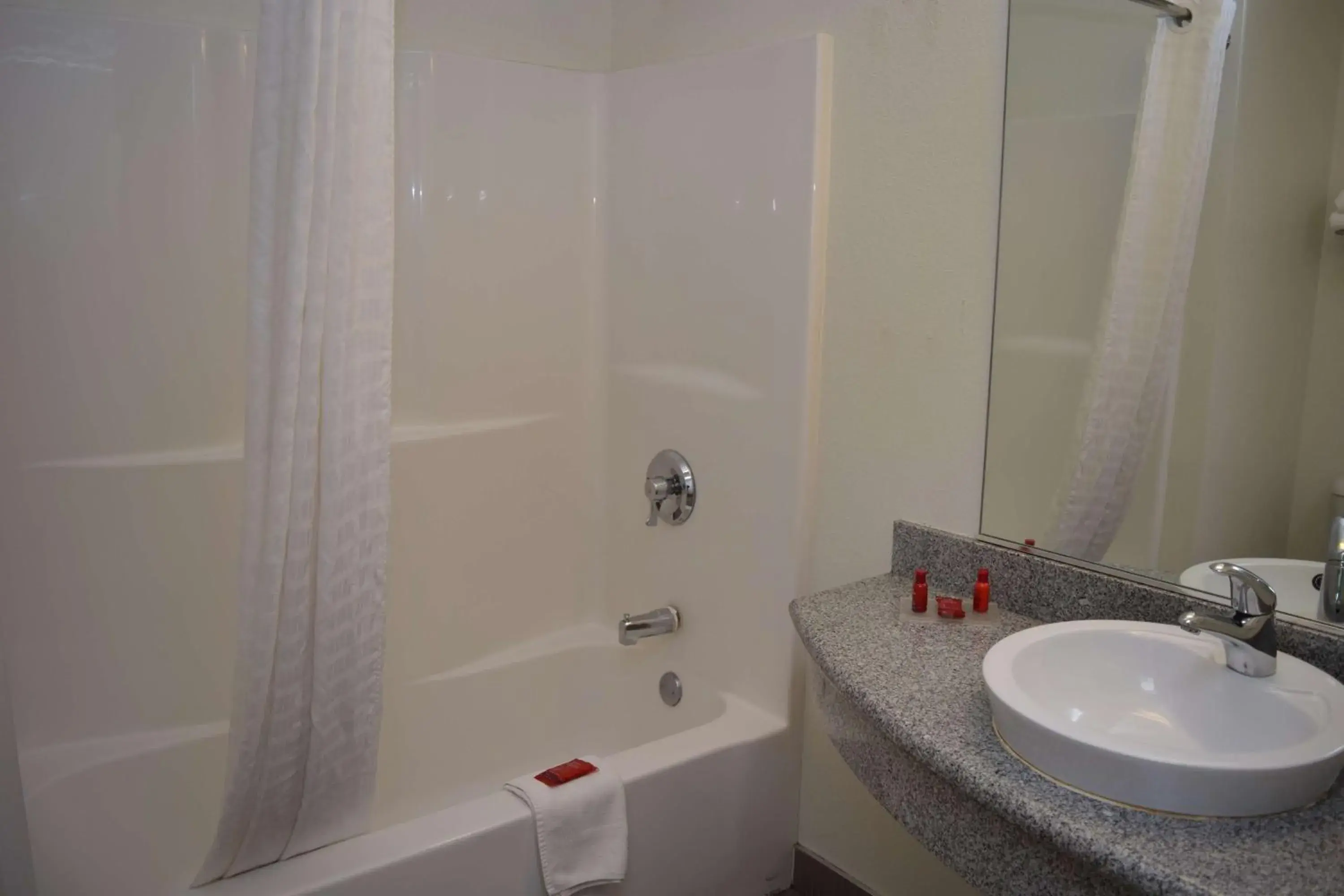 Bedroom in SureStay Plus Hotel by Best Western Niagara Falls East Bedroom in SureStay Plus Hotel by Best Western Niagara Falls East