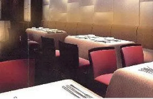 Restaurant/places to eat in Oriental Lander Hotel