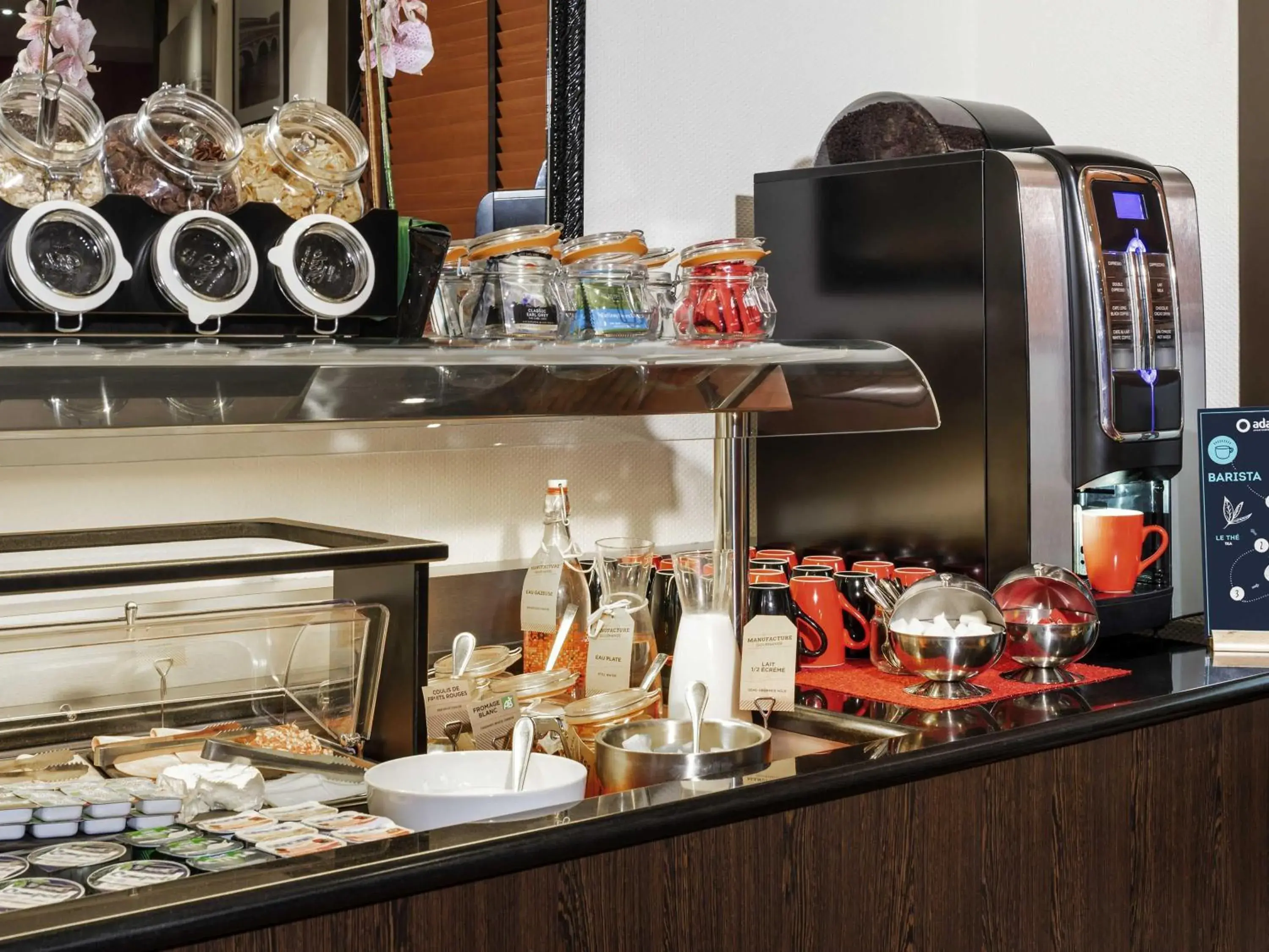 Breakfast in Aparthotel Adagio La Défense Esplanade Breakfast in Aparthotel Adagio La Défense Esplanade