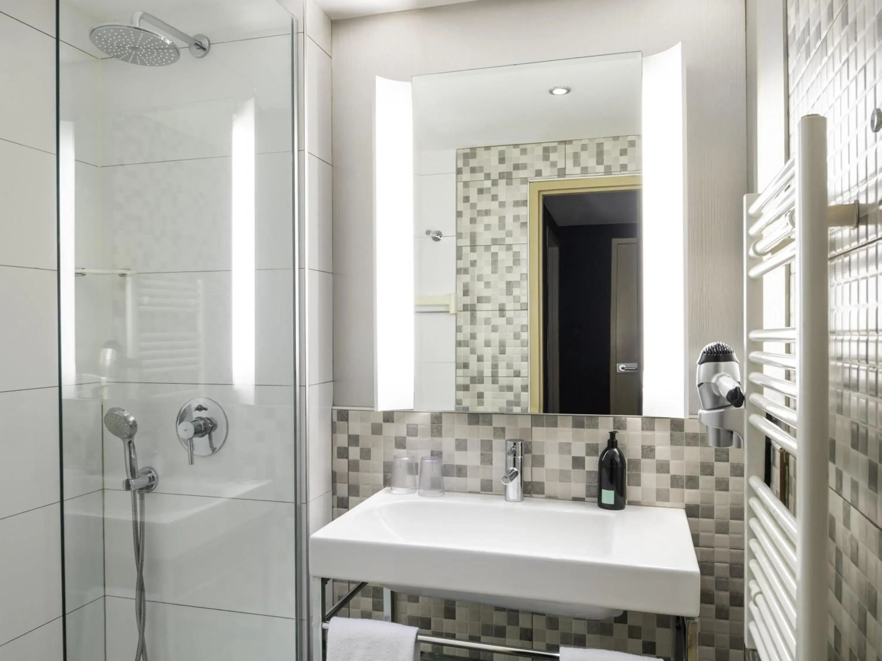 Bedroom in Aparthotel Adagio La Défense Esplanade Bedroom in Aparthotel Adagio La Défense Esplanade