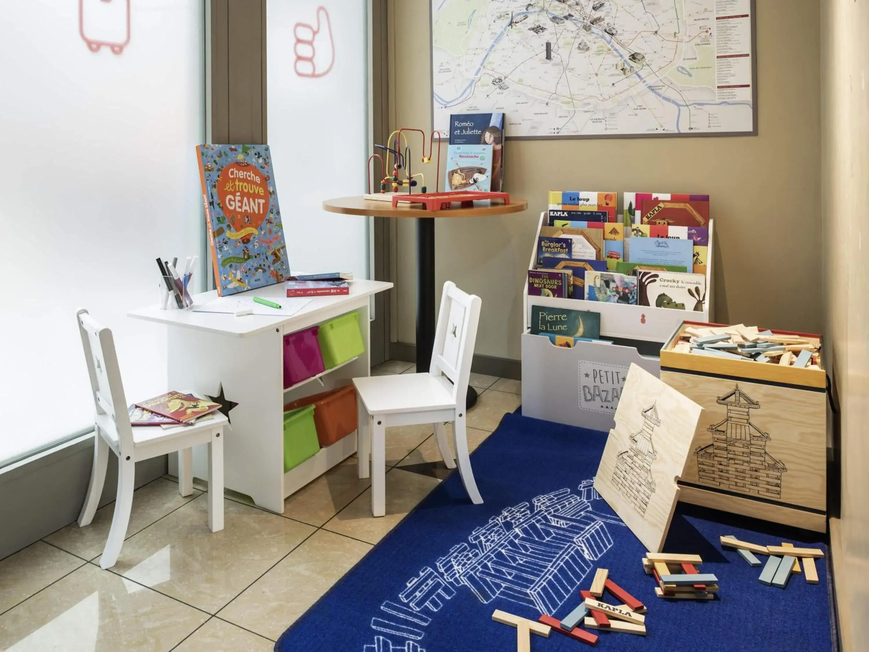 Property building in Aparthotel Adagio La Défense Esplanade Property building in Aparthotel Adagio La Défense Esplanade