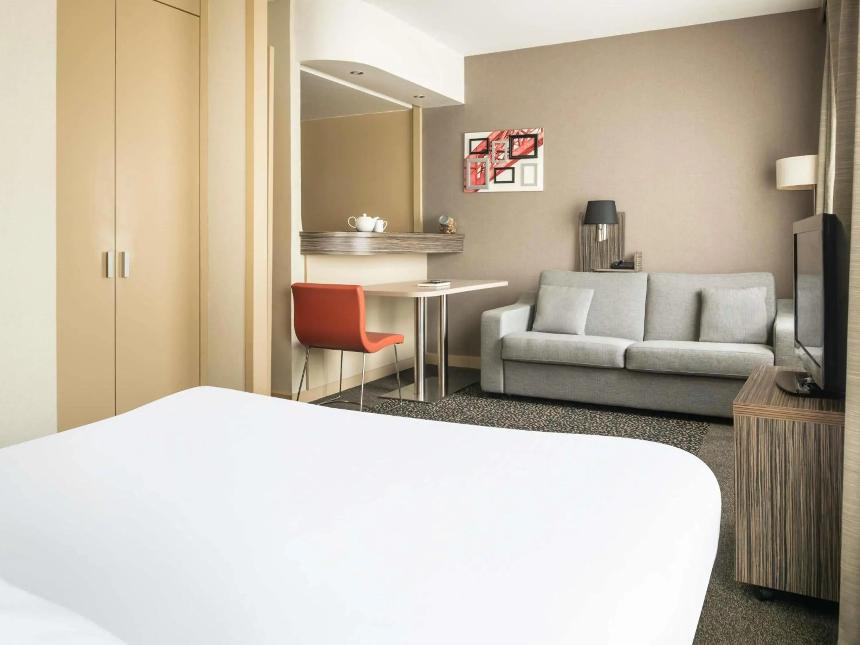 Bedroom, Bed in Aparthotel Adagio La Défense Esplanade Bedroom, Bed in Aparthotel Adagio La Défense Esplanade