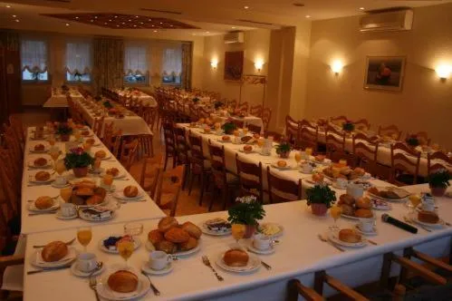 Restaurant/places to eat in Landgasthaus Hotel Wolters