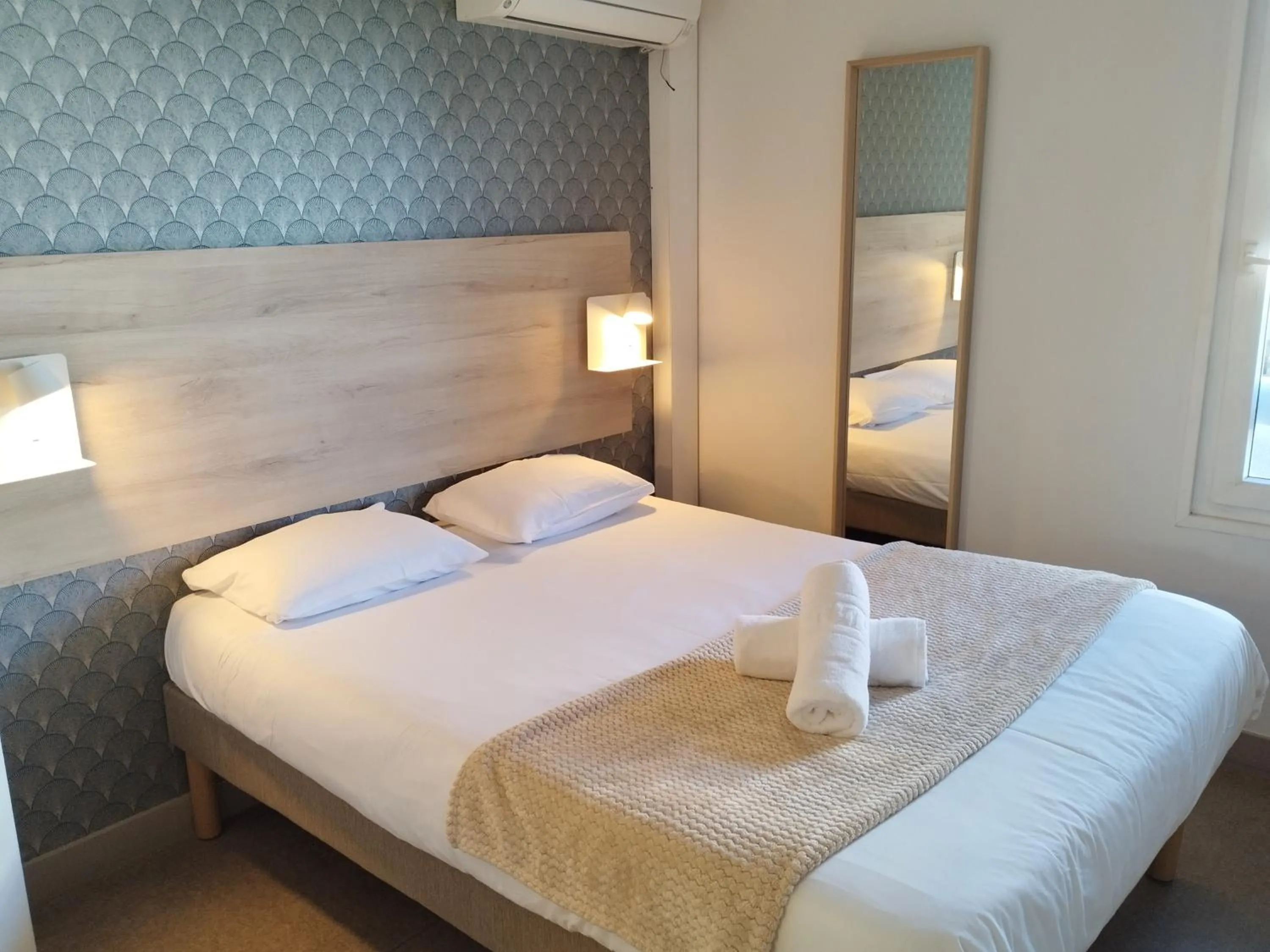 Photo of the whole room, Bed in Fasthôtel Clermont-Ferrand Gerzat