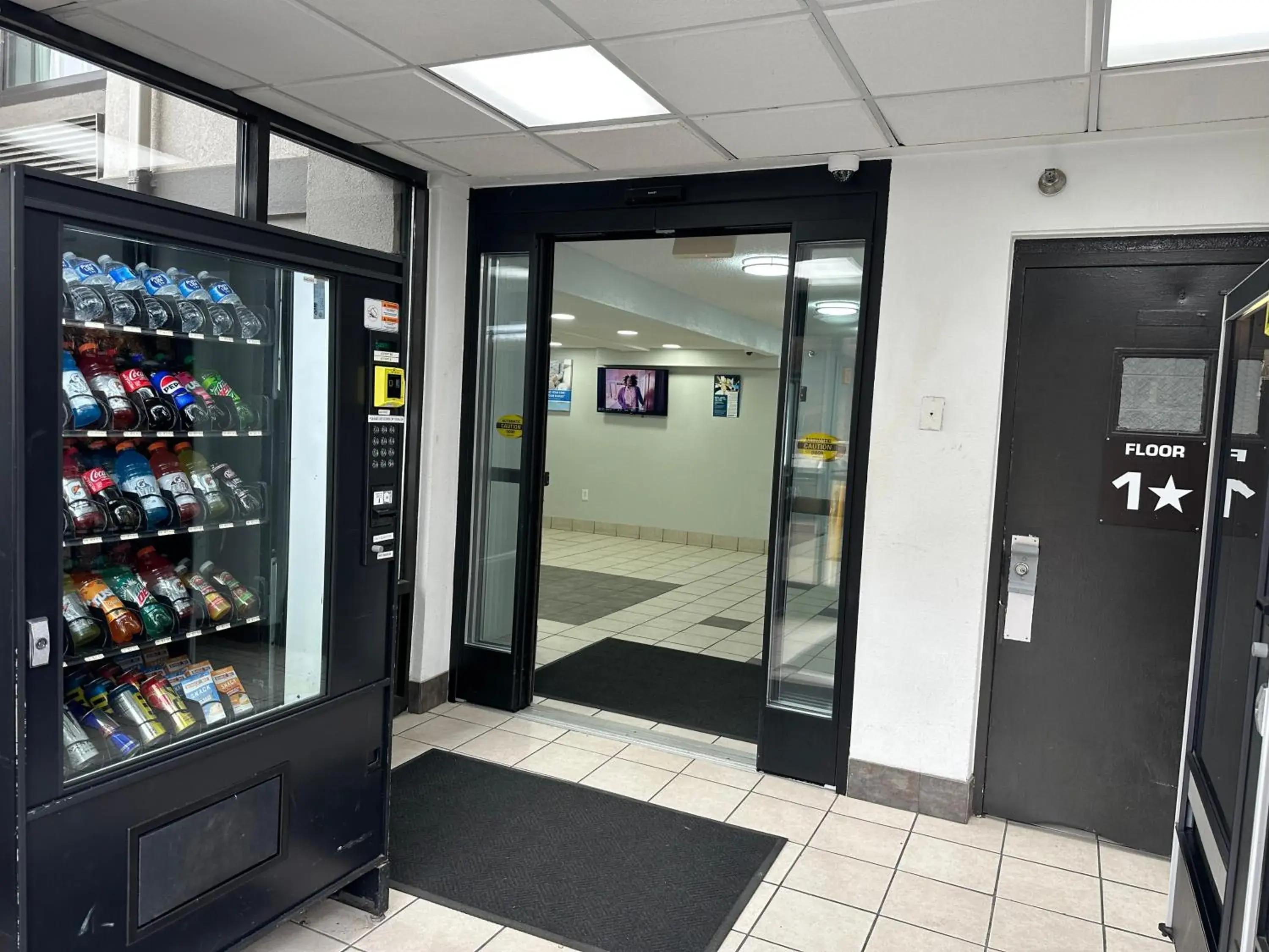Facade/entrance in Motel 6-Springfield, DC - Washington Southwest Facade/entrance in Motel 6-Springfield, DC - Washington Southwest