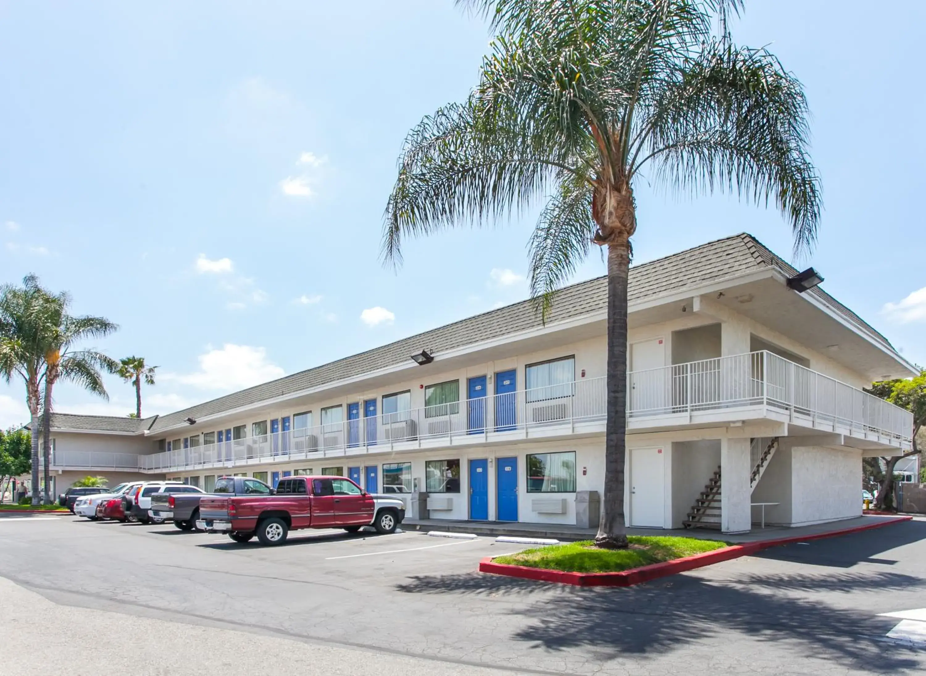 Property building in Motel 6-Rosemead, CA - Los Angeles Property building in Motel 6-Rosemead, CA - Los Angeles