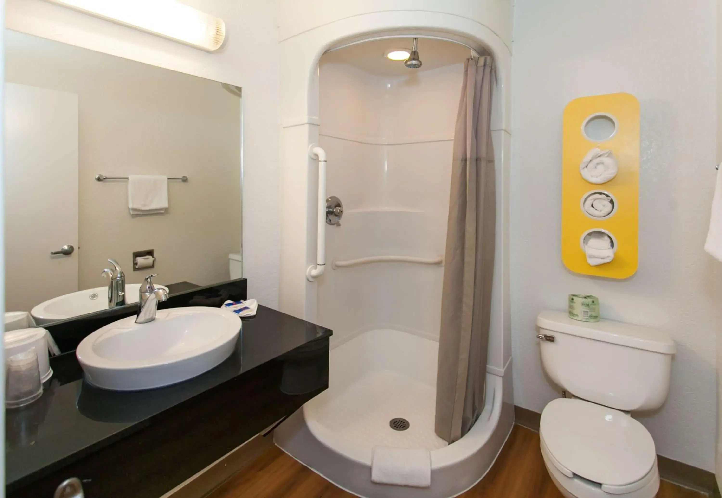 Queen Suite in Motel 6-Rosemead, CA - Los Angeles Queen Suite in Motel 6-Rosemead, CA - Los Angeles