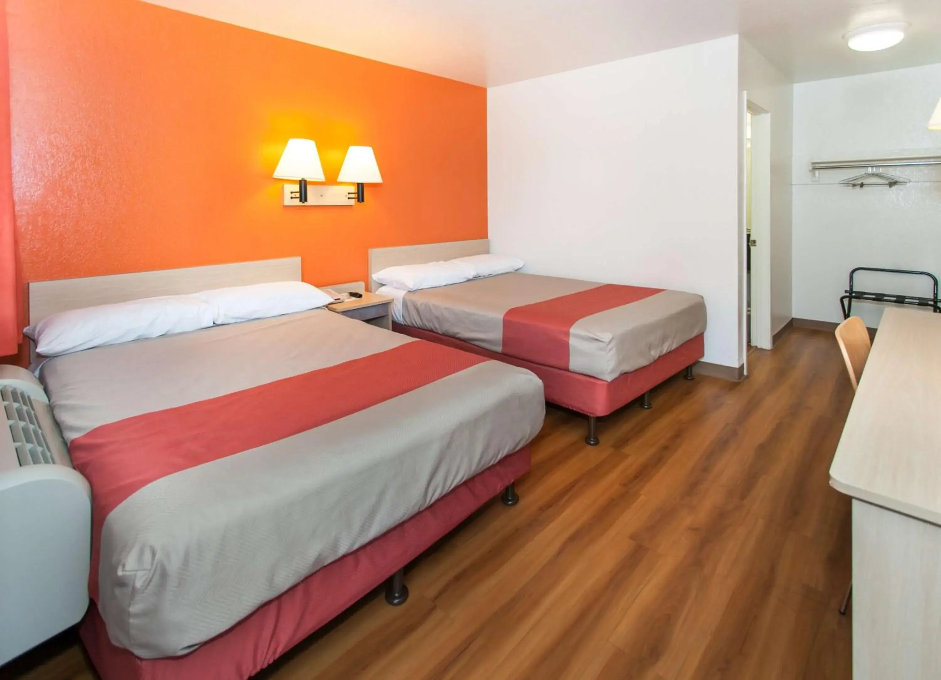 Deluxe Quadruple Room in Motel 6-Rosemead, CA - Los Angeles Deluxe Quadruple Room in Motel 6-Rosemead, CA - Los Angeles