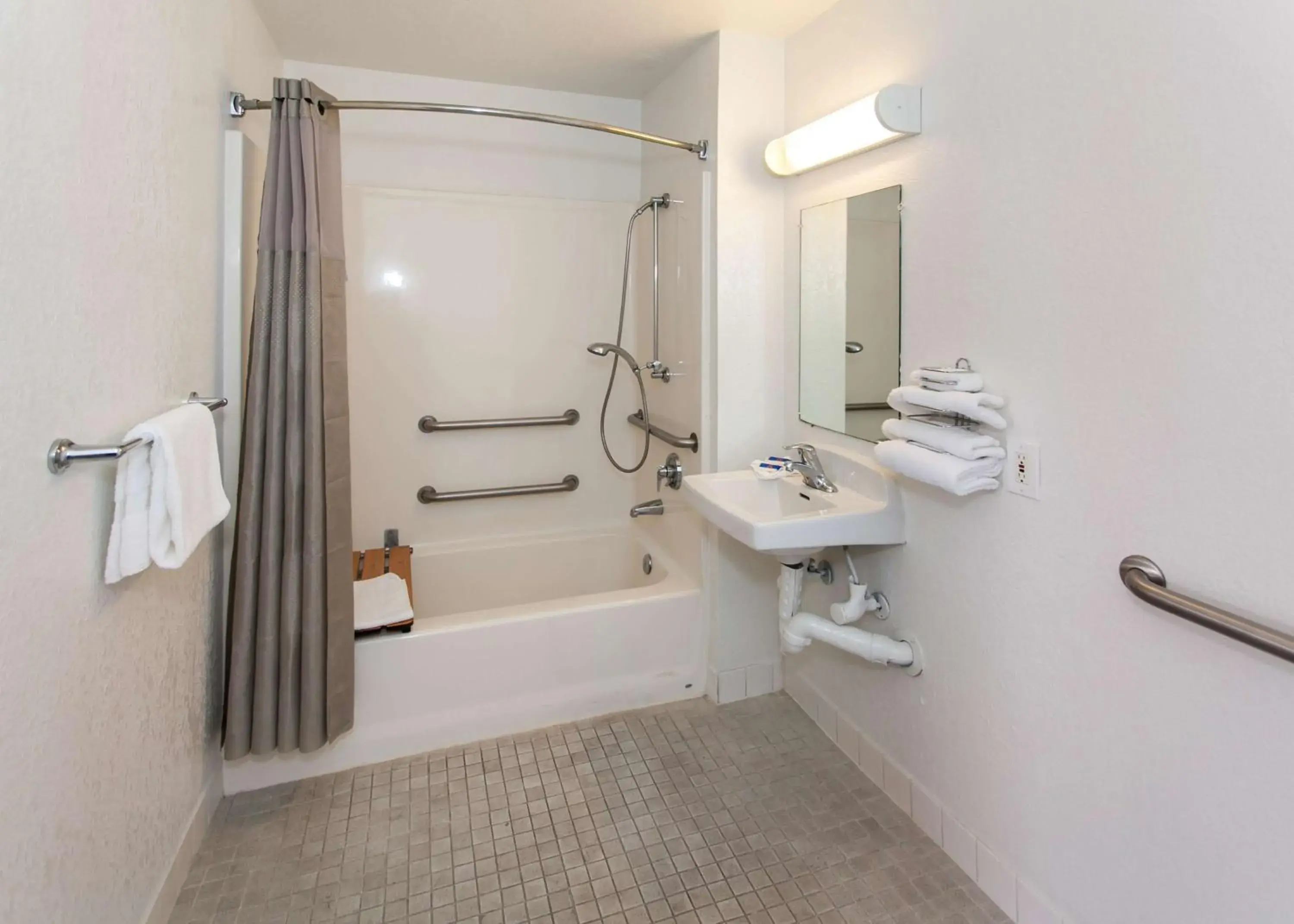 Bathroom in Motel 6-Rosemead, CA - Los Angeles Bathroom in Motel 6-Rosemead, CA - Los Angeles