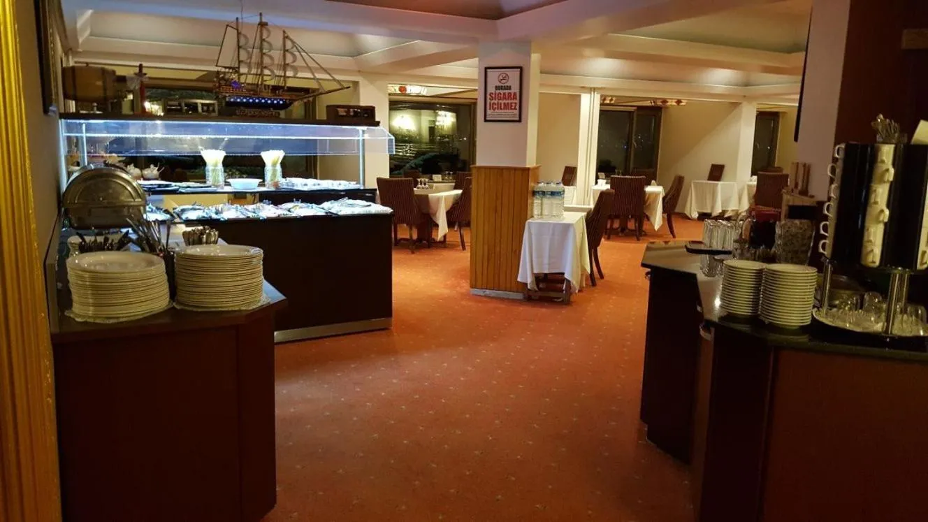 Breakfast in Ulasan Hotel Caravan Camping