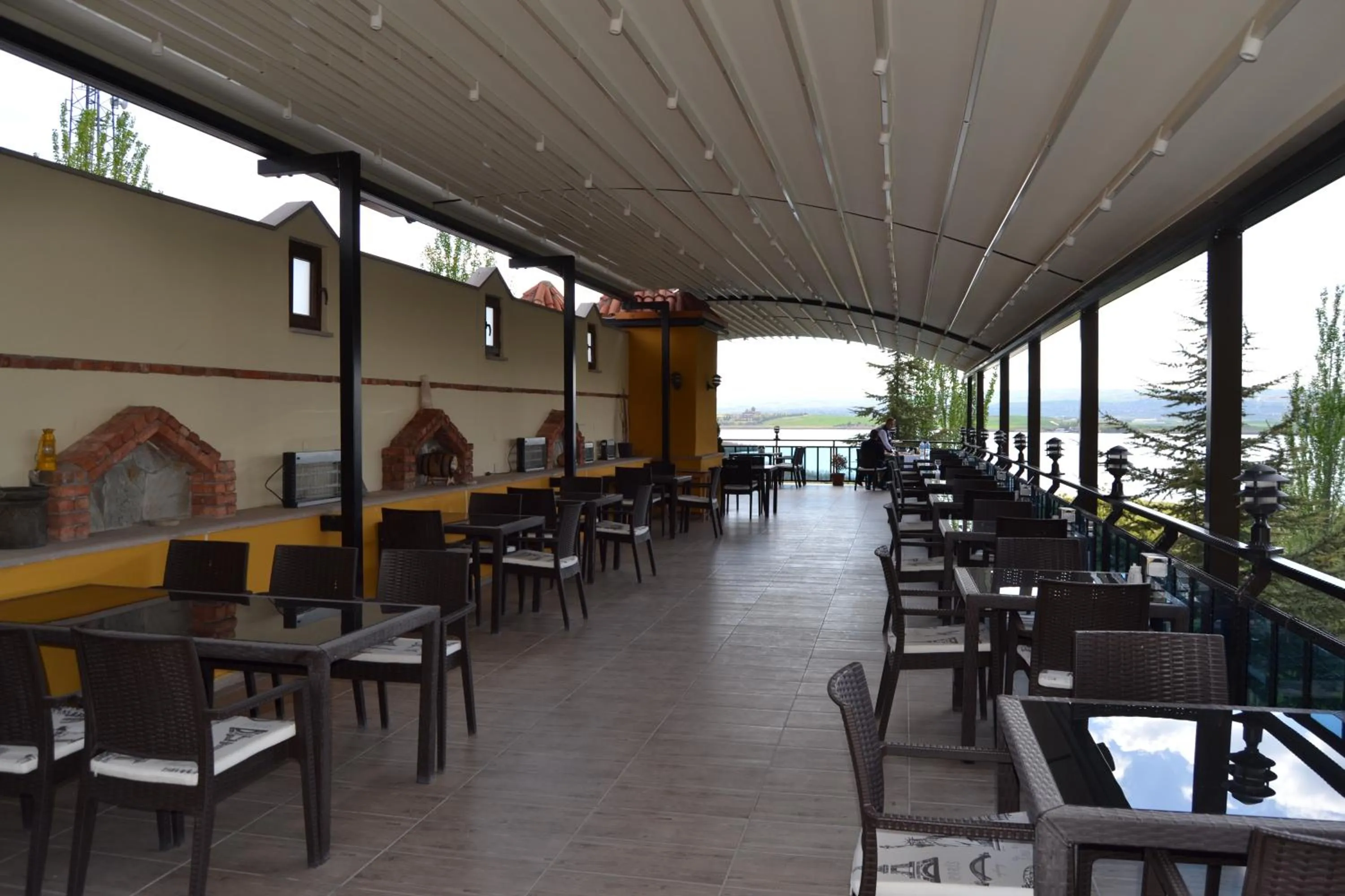 Restaurant/places to eat in Ulasan Hotel Caravan Camping