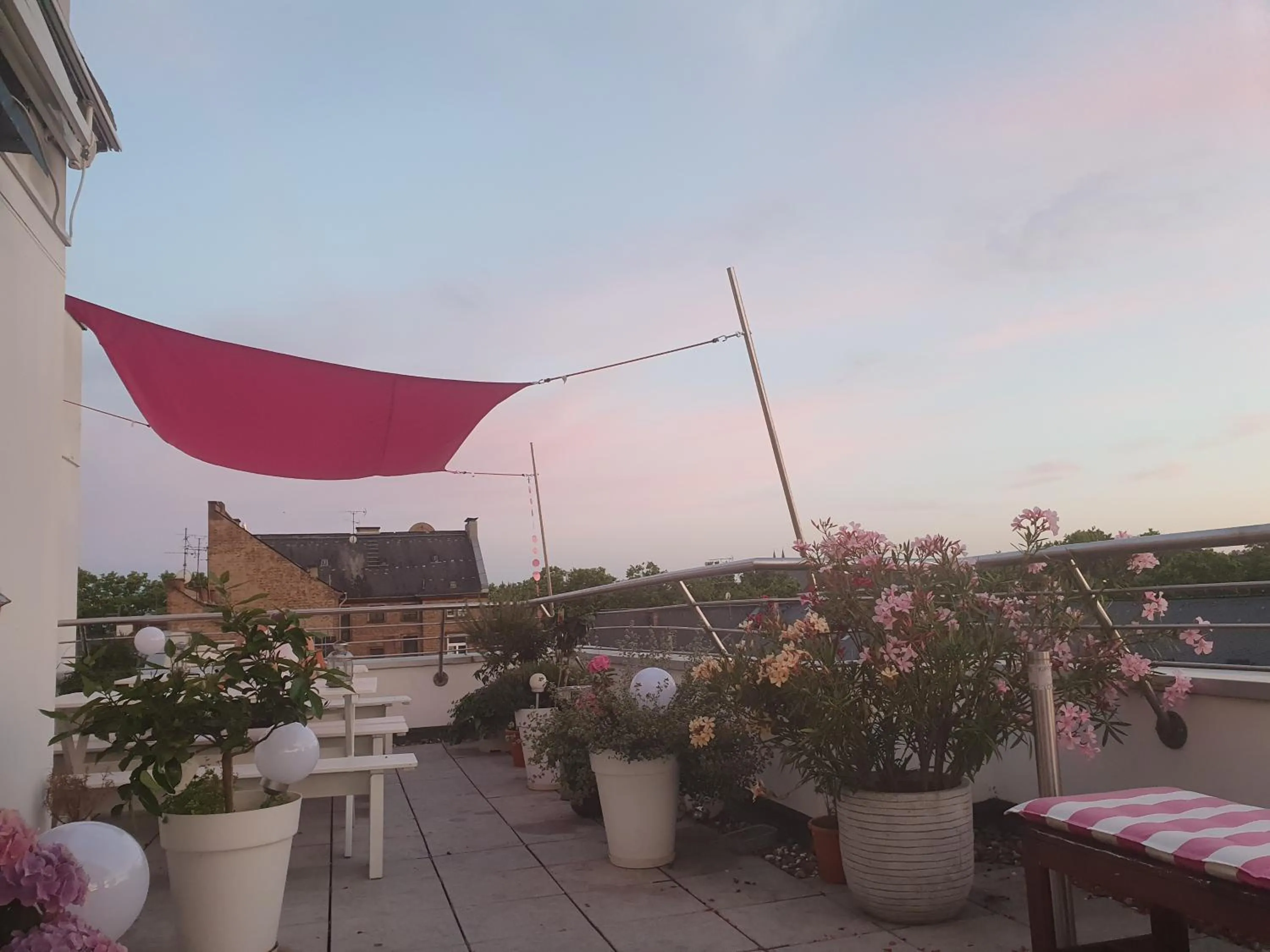 Kitchen or kitchenette in Business Hotel Wiesbaden PRIME