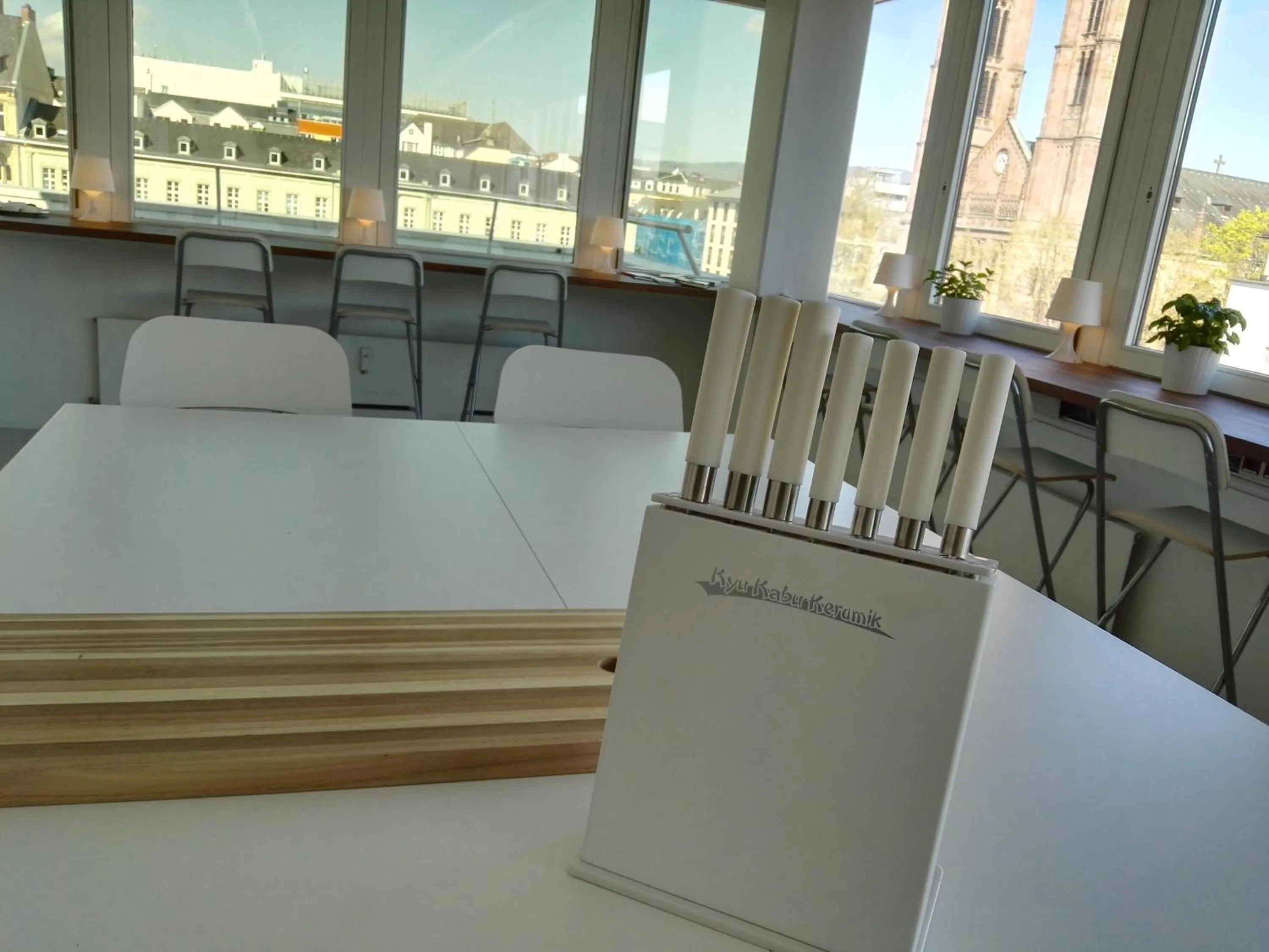 Communal kitchen in Business Hotel Wiesbaden PRIME