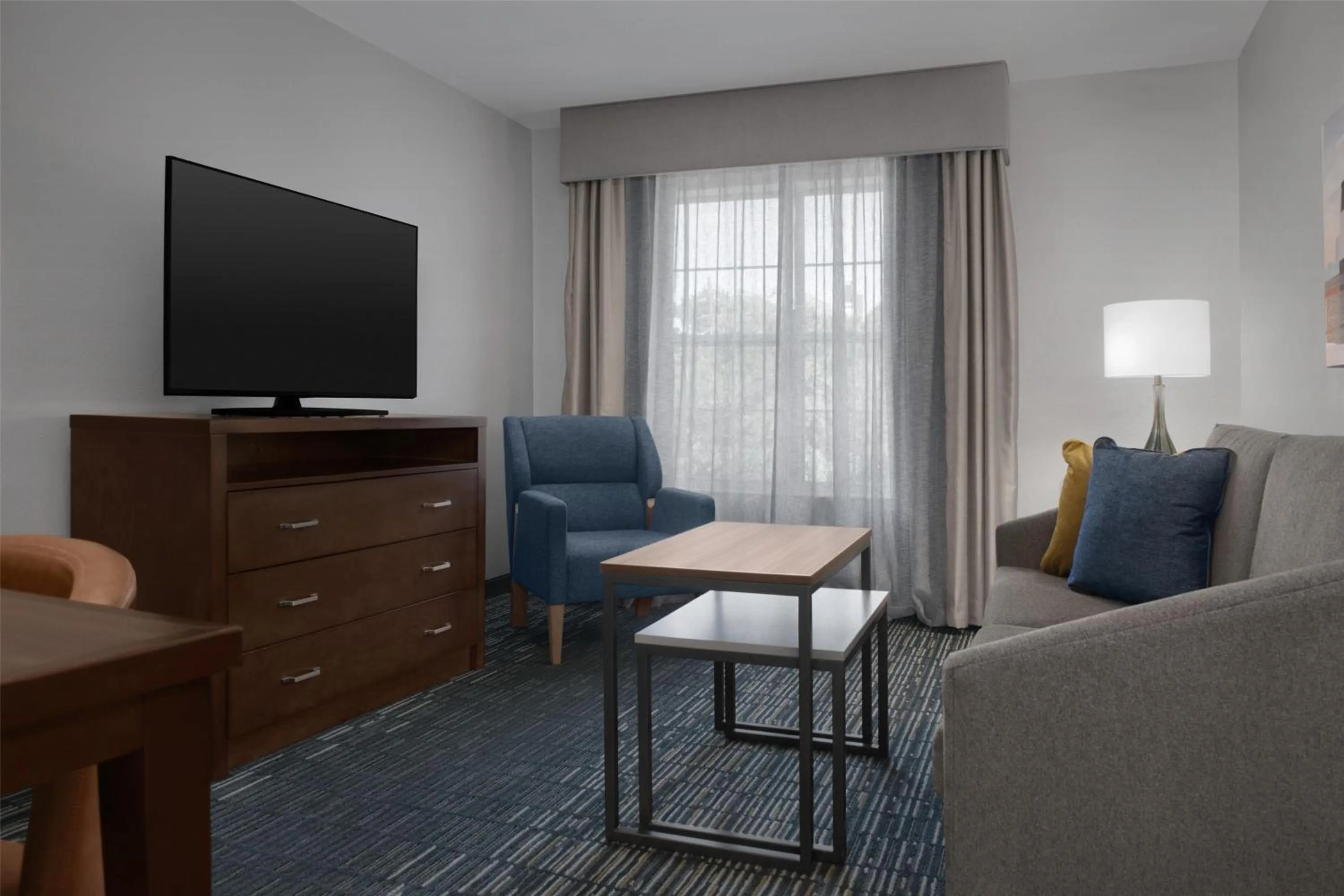 Living room in Homewood Suites by Hilton Newark-Cranford