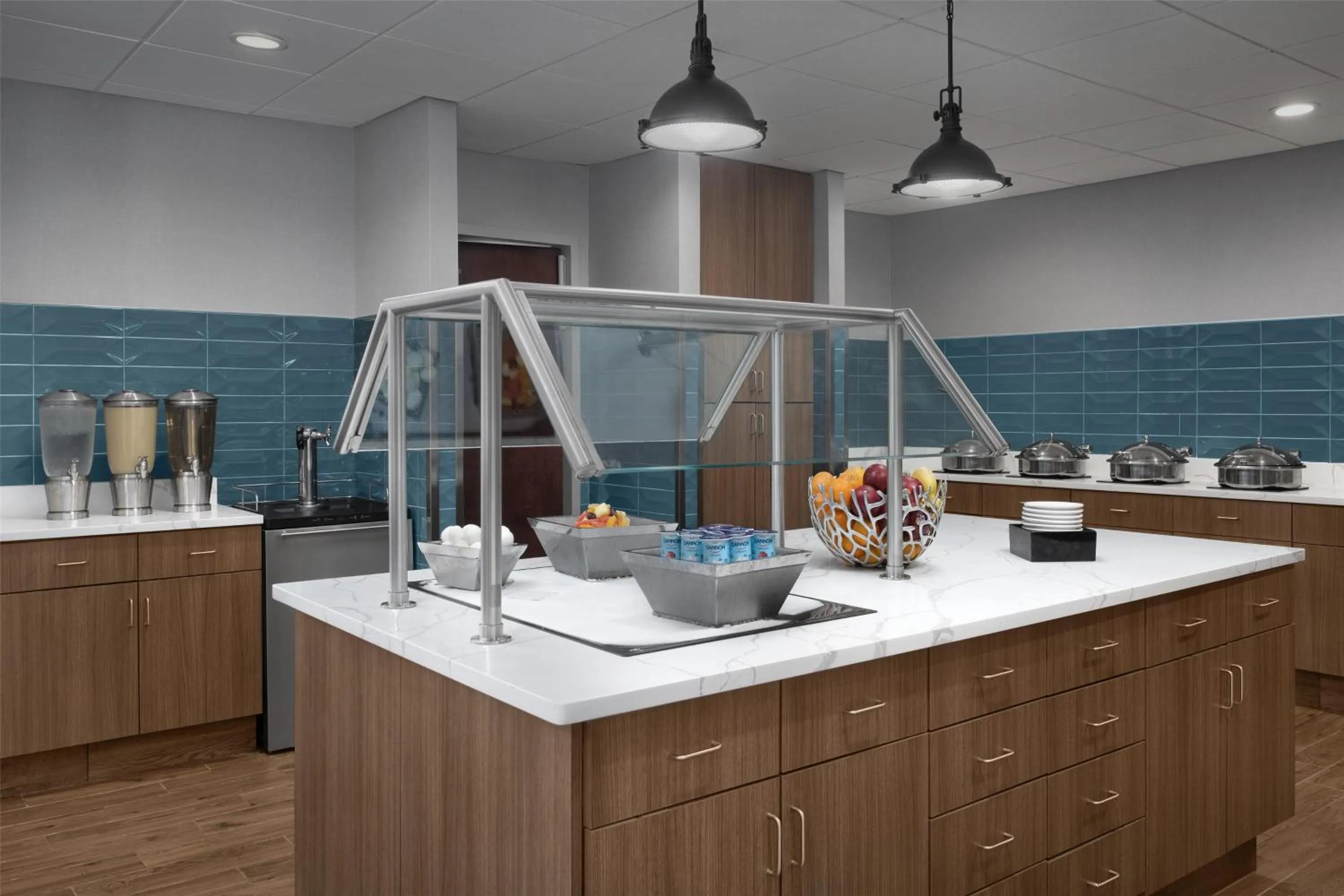 Breakfast in Homewood Suites by Hilton Newark-Cranford