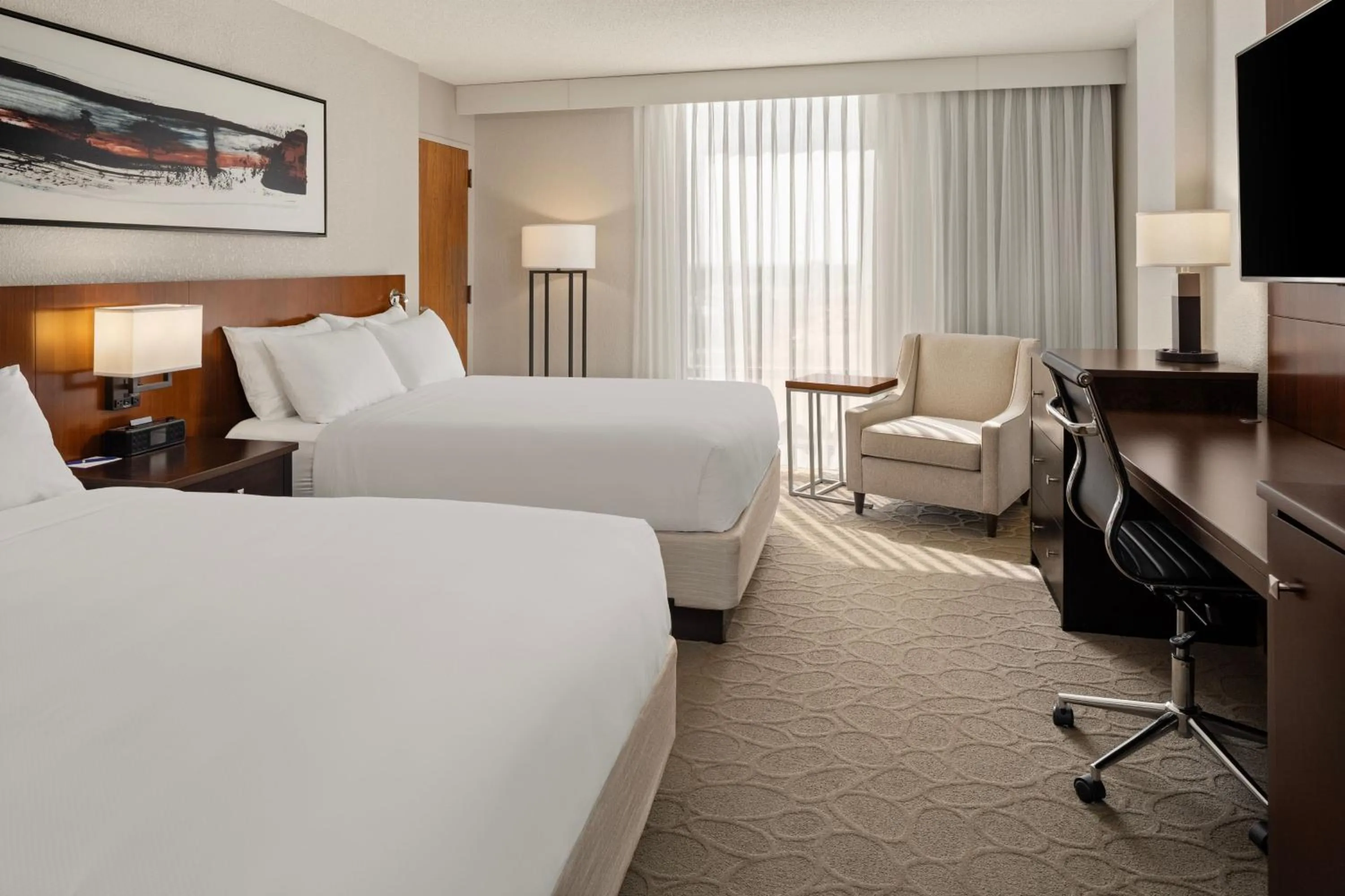 Photo of the whole room, Bed in Delta Hotels by Marriott Minneapolis Northeast
