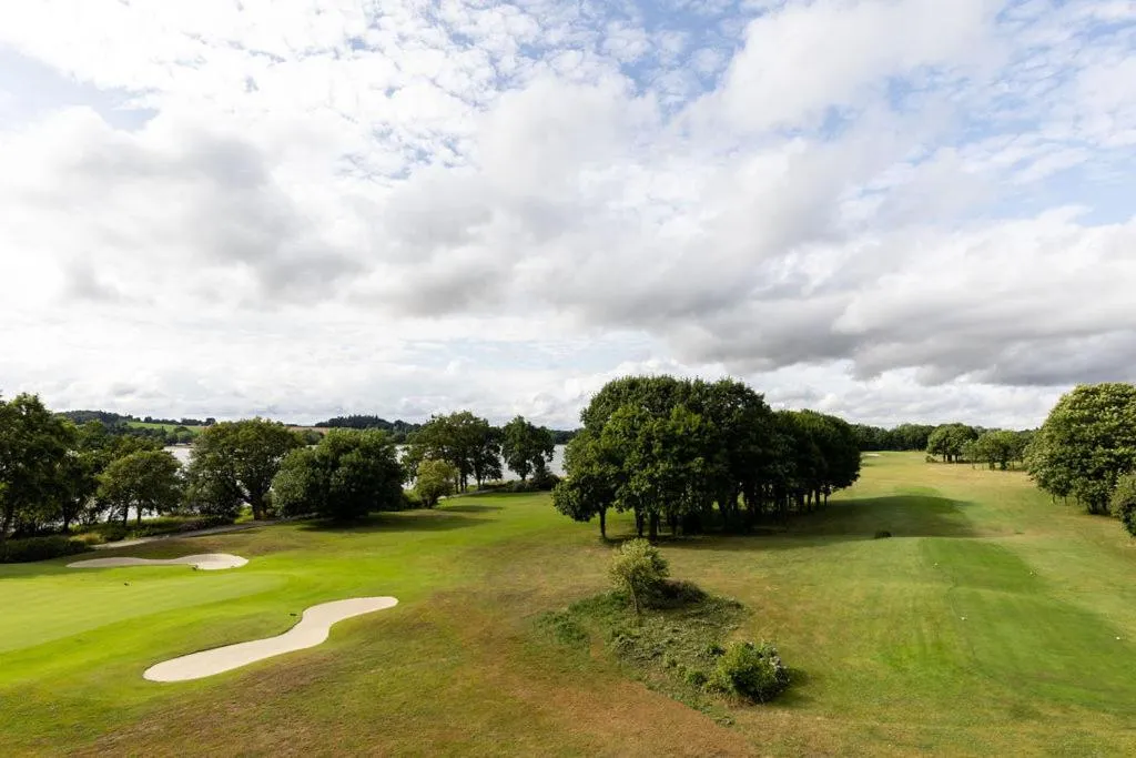 Golfcourse in Hôtel Lancelot & Spa - Domaine du Roi Arthur