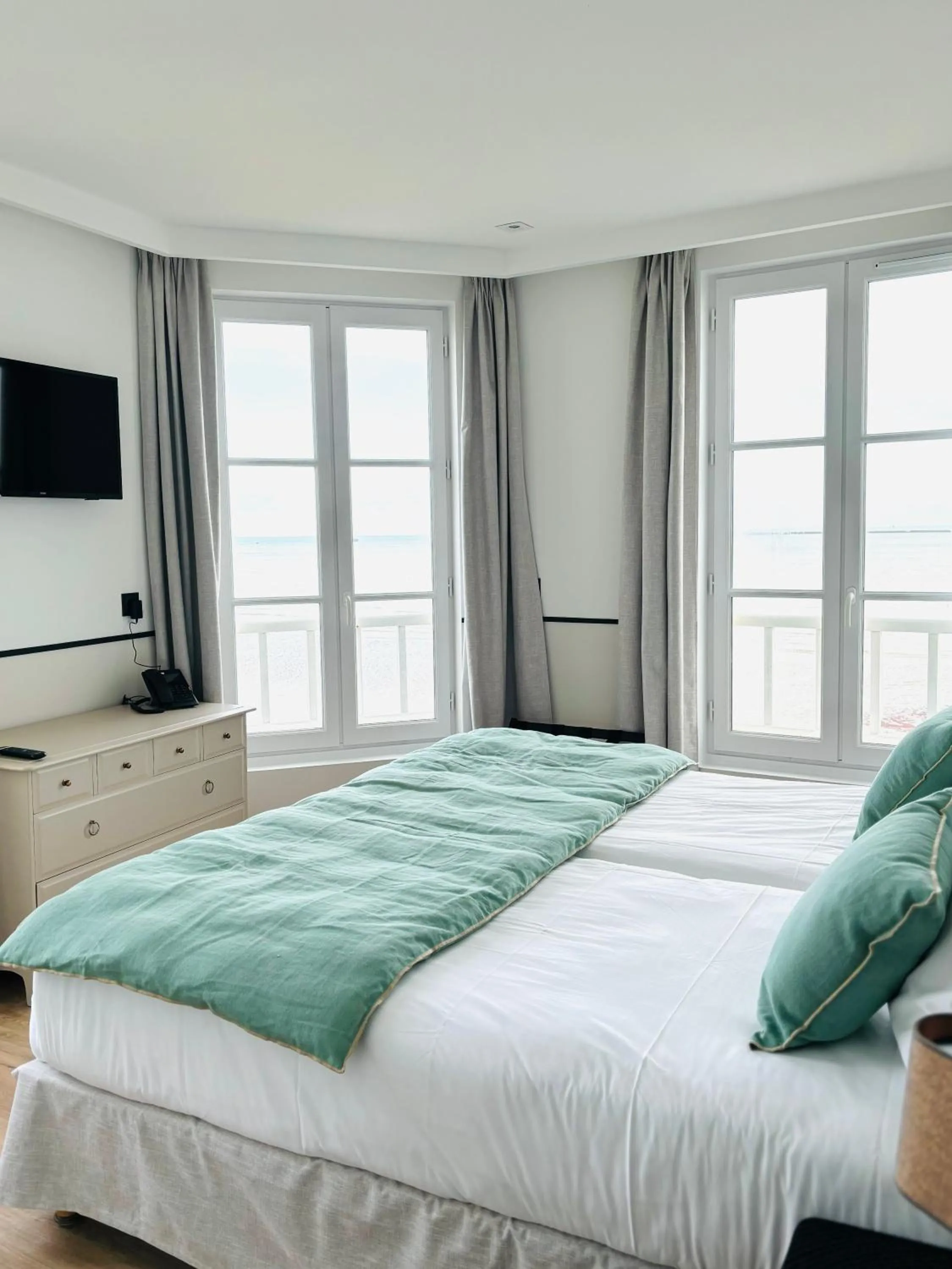 Bed in Hôtel De La Marine