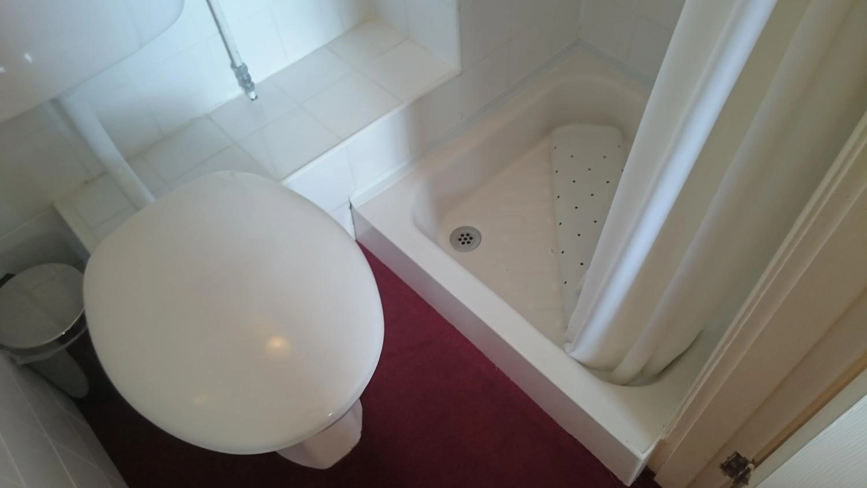 Bathroom in The Belgrave Hotel Tenby